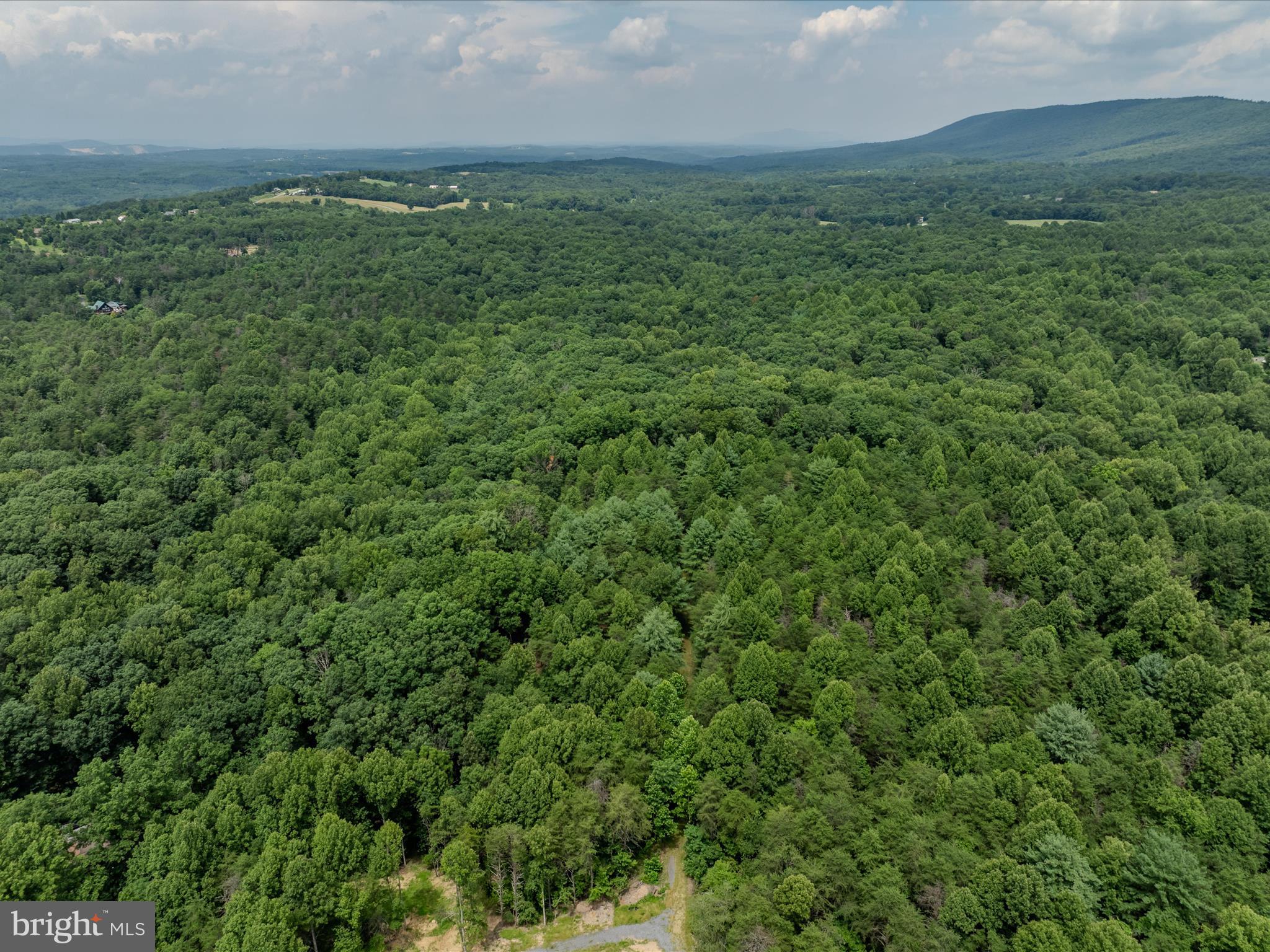 HIGHLAND HILLS - Land