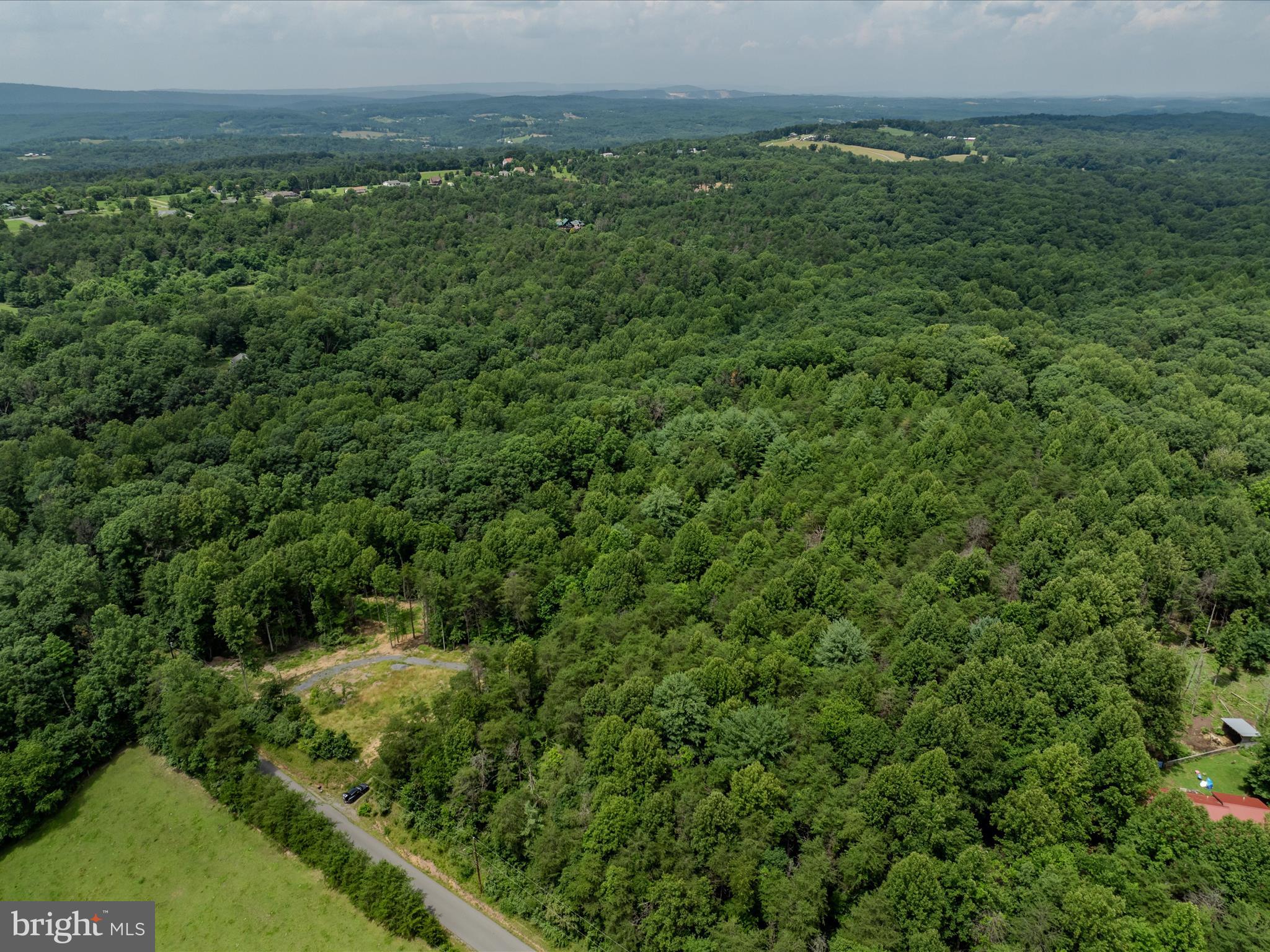HIGHLAND HILLS - Land