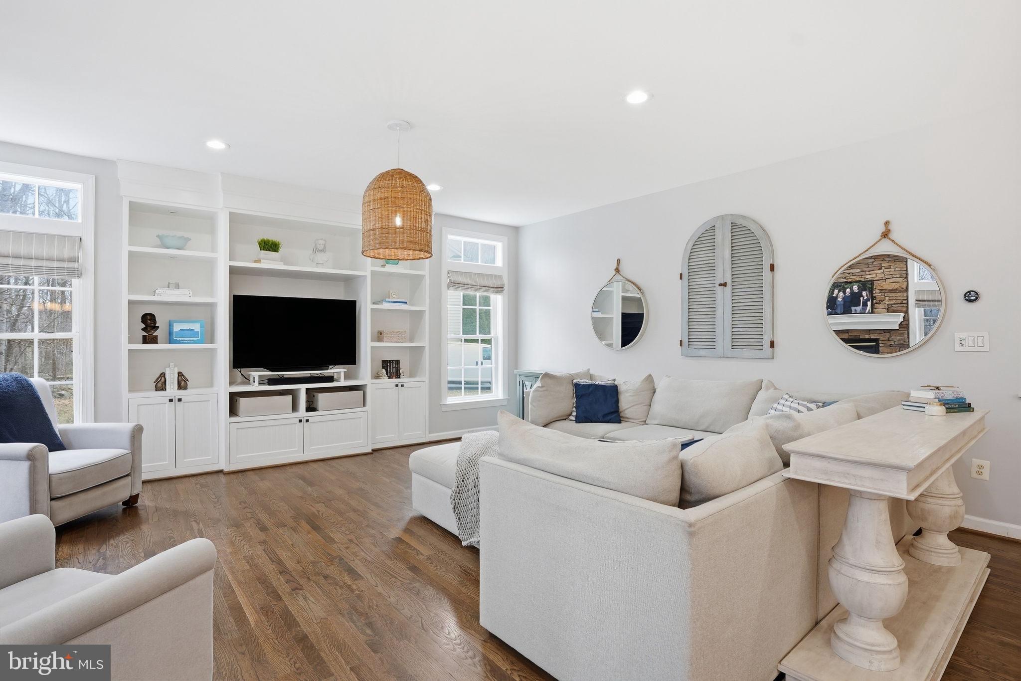 LAKELANDS - Residential