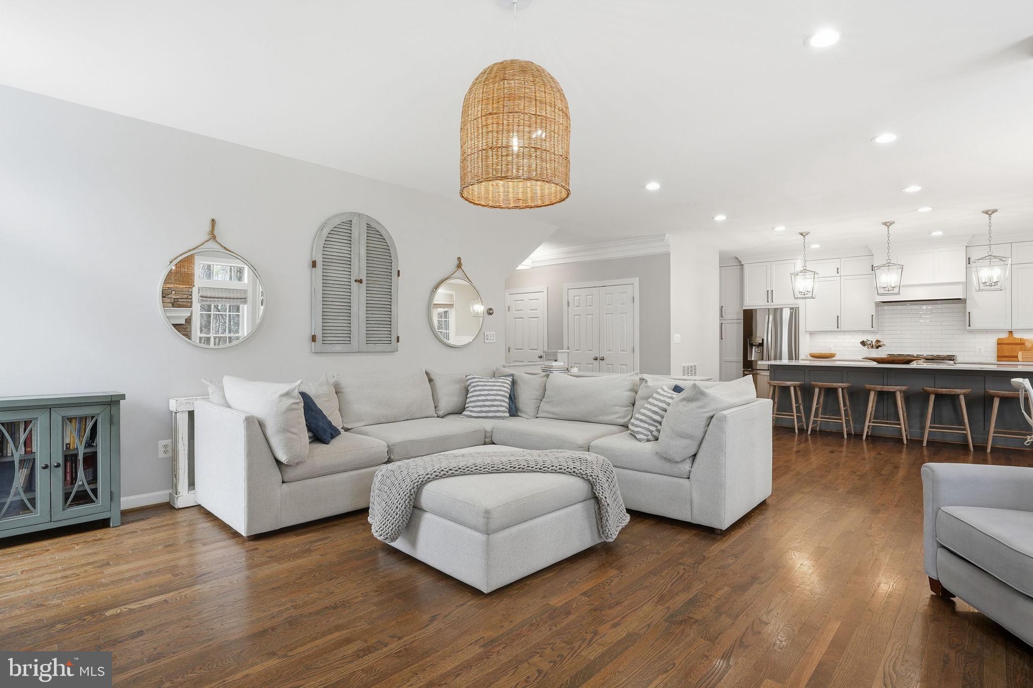 LAKELANDS - Residential