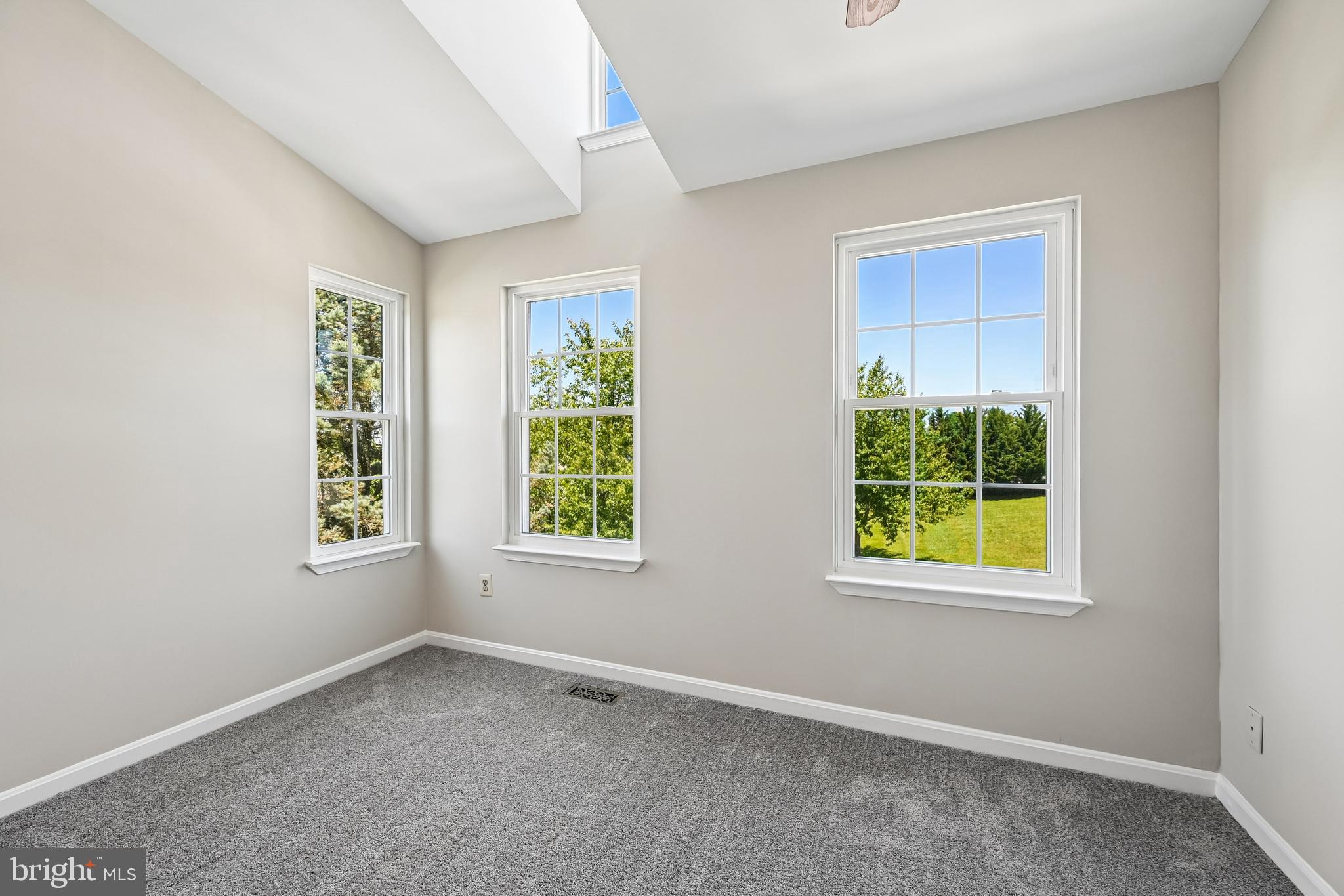 DIAMOND HILLS - Residential