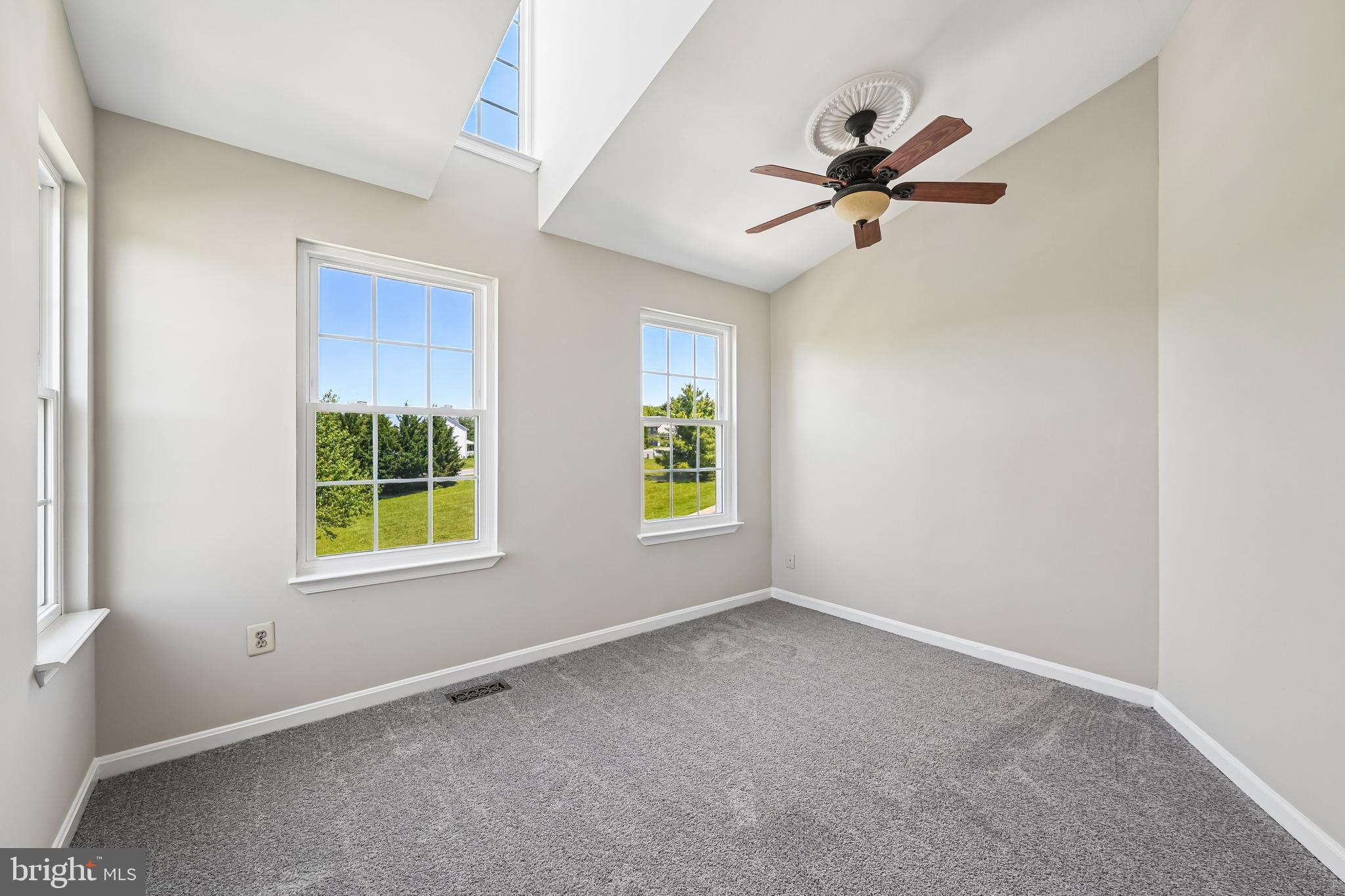 DIAMOND HILLS - Residential