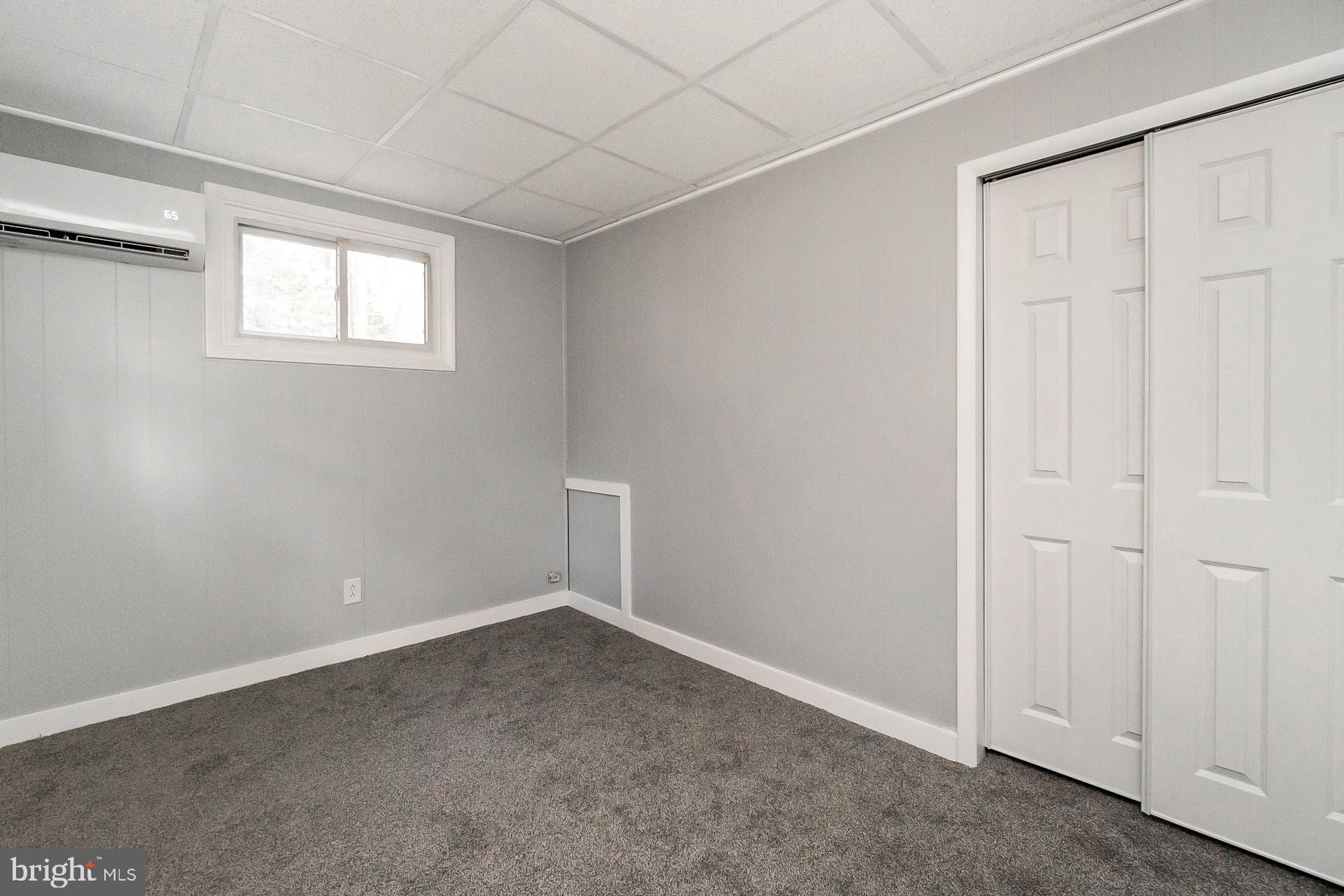 HOLIDAY POCONO - Residential