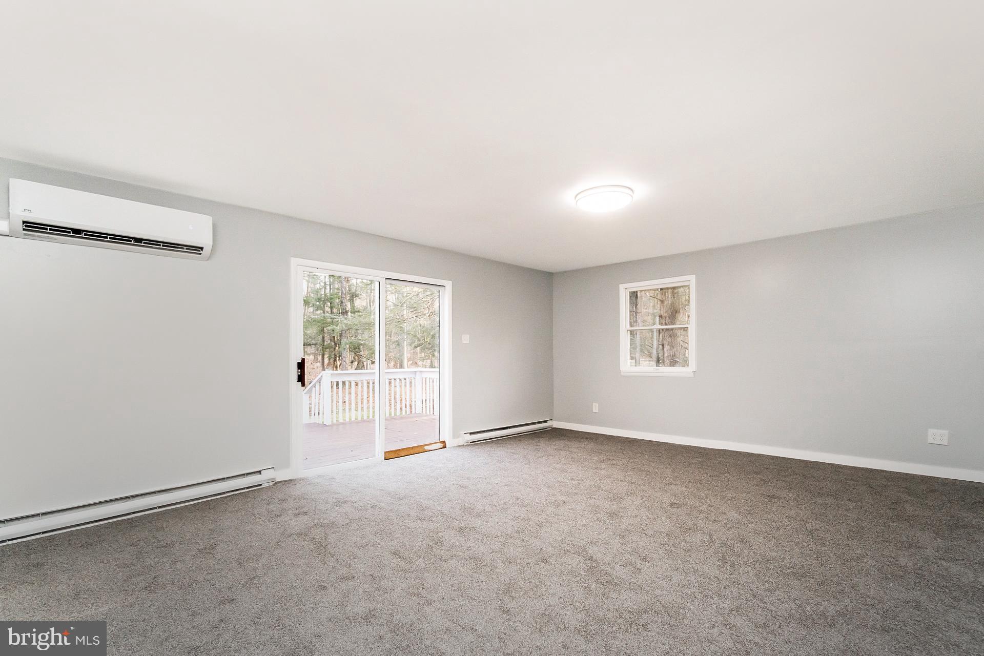 HOLIDAY POCONO - Residential