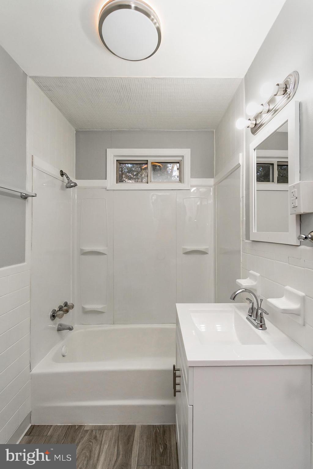 HOLIDAY POCONO - Residential