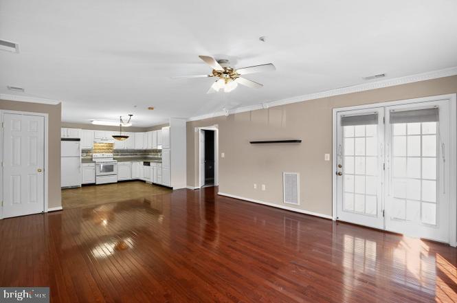 WINIFRED MANOR - Residential