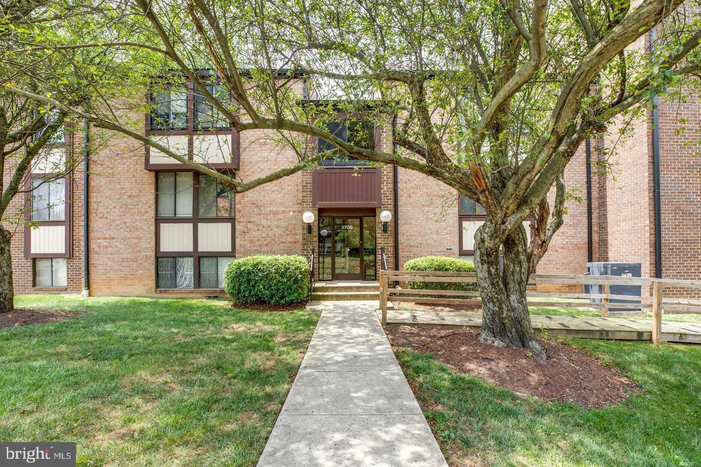 GREAT LOCATION WITH OAKTON H.S. DISTRICT!  THIS RENOVATED TWO-BEDROOM, TWO-BATH CONDO HAS BEAUTIFULLY MAINTAINED LAMINATE FLOORS.   LARGE BEDROOM WITH ABUNDANCE OF CLOSET SPACE. SEPARATE DINING ROOM. UPDATED BATHROOM.  THE EAT-IN KITCHEN HAS STAINLESS STEEL APPLIANCES AND QUARTZ COUNTERTOPS W/TILE BACKSPLASHES.  THE WONDERFUL PATIO SPACE IS GREAT FOR OUTDOOR ENTERTAINING AND BEAUTIFUL VIEWS.  THE COMMUNITY OFFERS A COMMUNITY POOL, WALKING TRAILS AND IS CLOSE TO PUBLIC TRANSPORTATION AND SHOPPING.  1-MILE WALKING DISTANCE TO VIENNA METRO. CLOSE TO 66/50/29. ACCESSIBLE OF USE FOR JIM SCOTT (PROVIDENCE) COMMUNITY CENTER AS A FAIRFAX COUNTY RESIDENT.   CONDO FEES COVER UTILITIES EXCEPT ELECTRIC BILLS—UNLIMITED PARKING SPACES FOR RESIDENTS. DON'T MISS THIS OPPORTUNITY TO OWN THIS HOME IN A SOUGHT-AFTER LOCATION WITH SO MUCH TO DO IN THE SURROUNDING AREA AS A BONUS !!