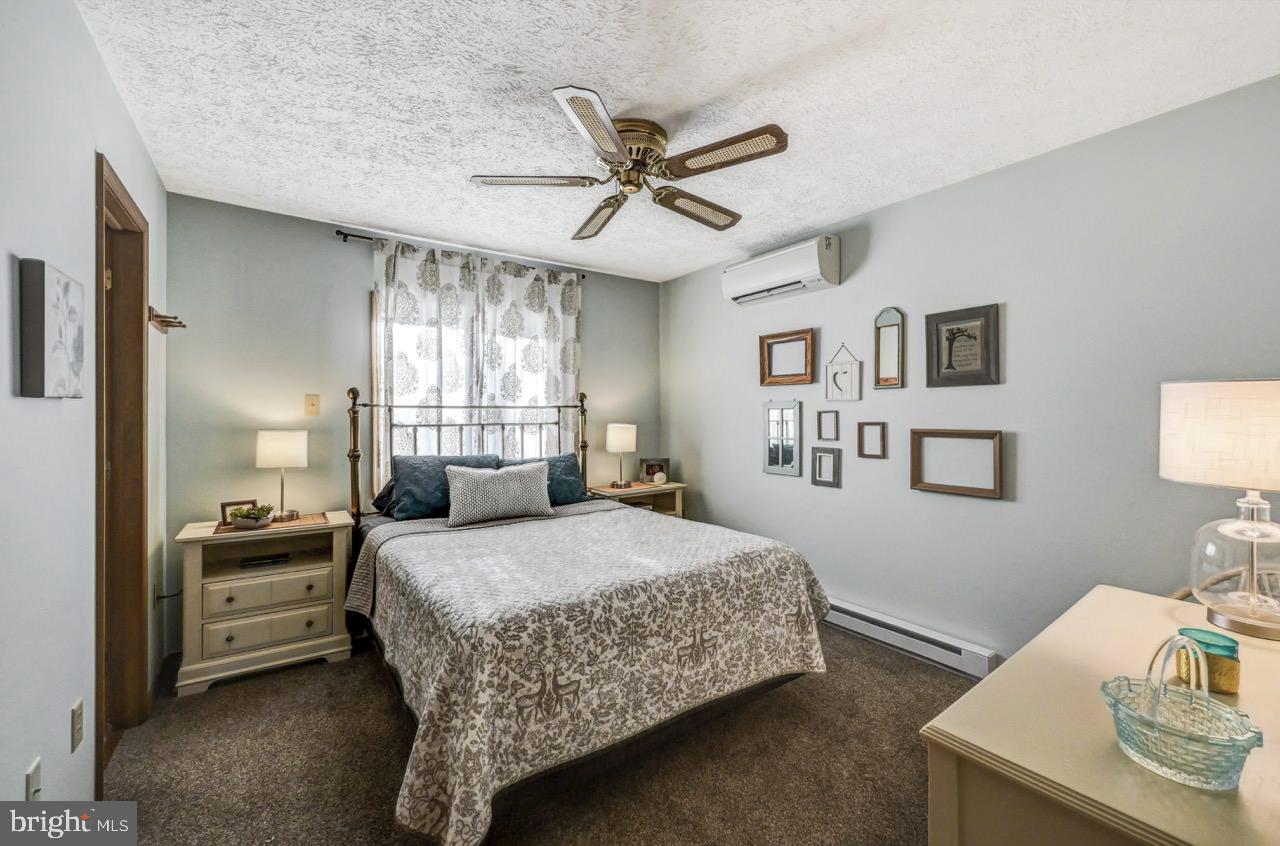 ARROWHEAD LAKE - Residential