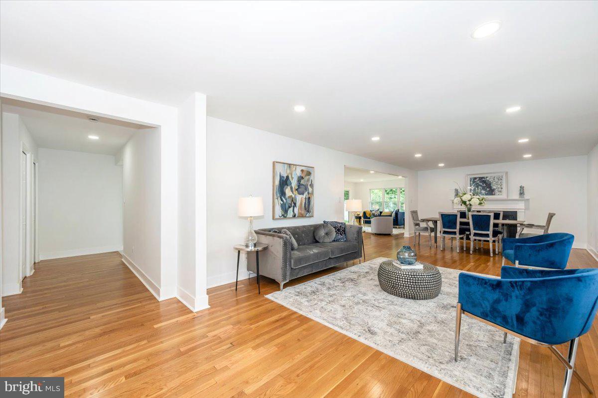 PT ROCKVILLE OUT RES. 3 - Residential