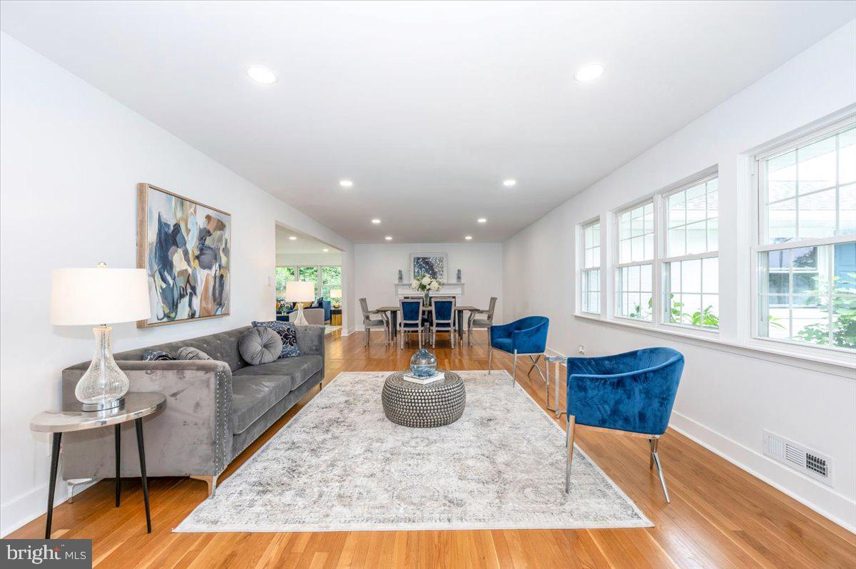 PT ROCKVILLE OUT RES. 3 - Residential