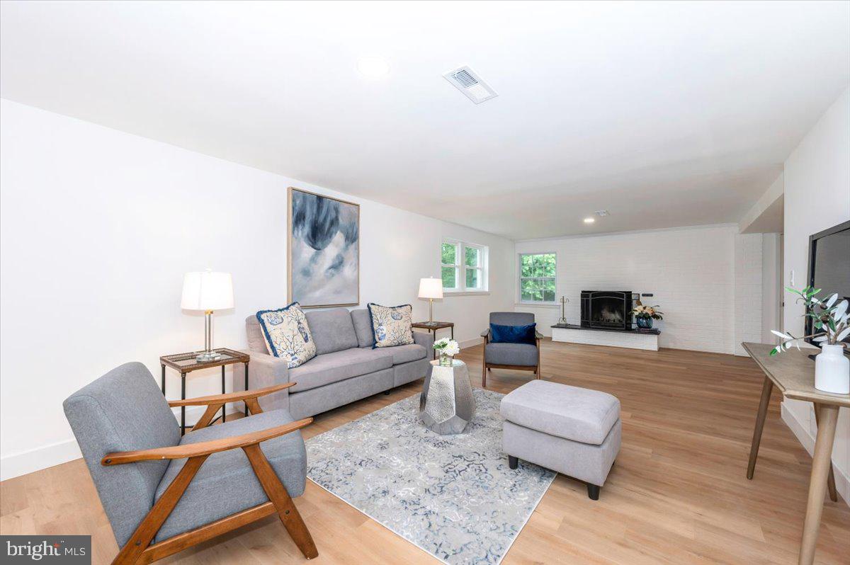 PT ROCKVILLE OUT RES. 3 - Residential