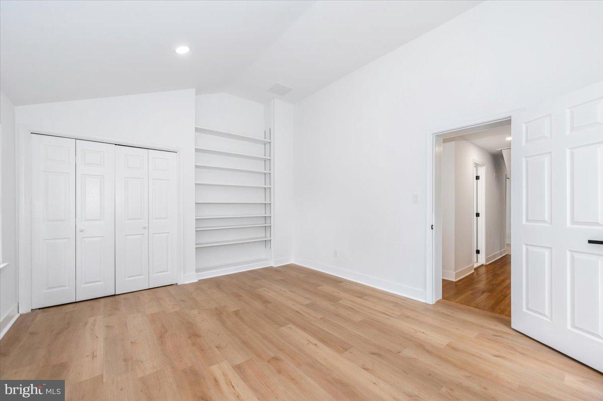 PT ROCKVILLE OUT RES. 3 - Residential