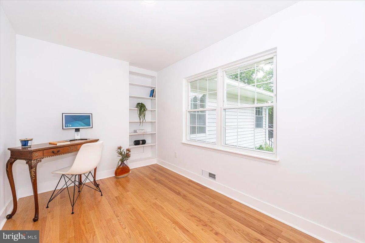 PT ROCKVILLE OUT RES. 3 - Residential
