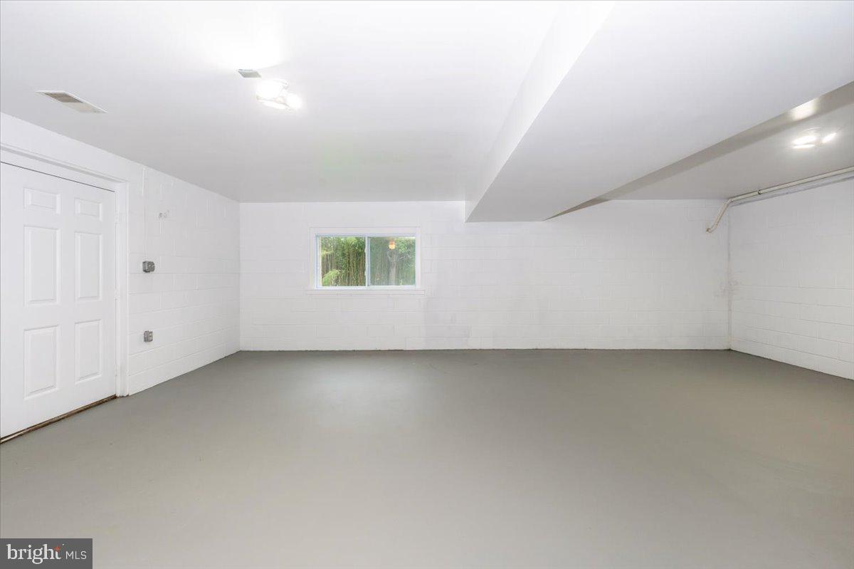 PT ROCKVILLE OUT RES. 3 - Residential