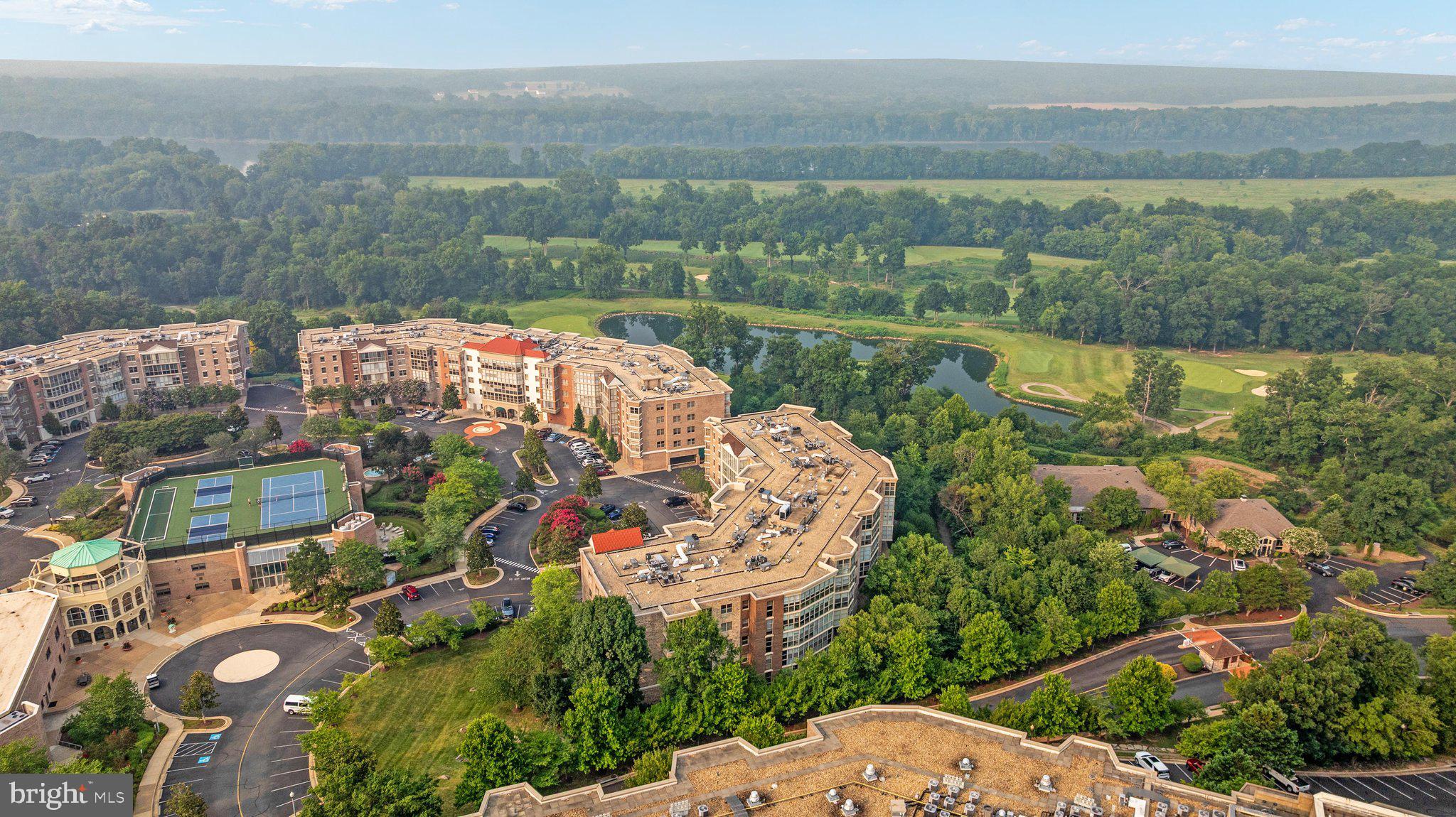 LANSDOWNE WOODS - Residential