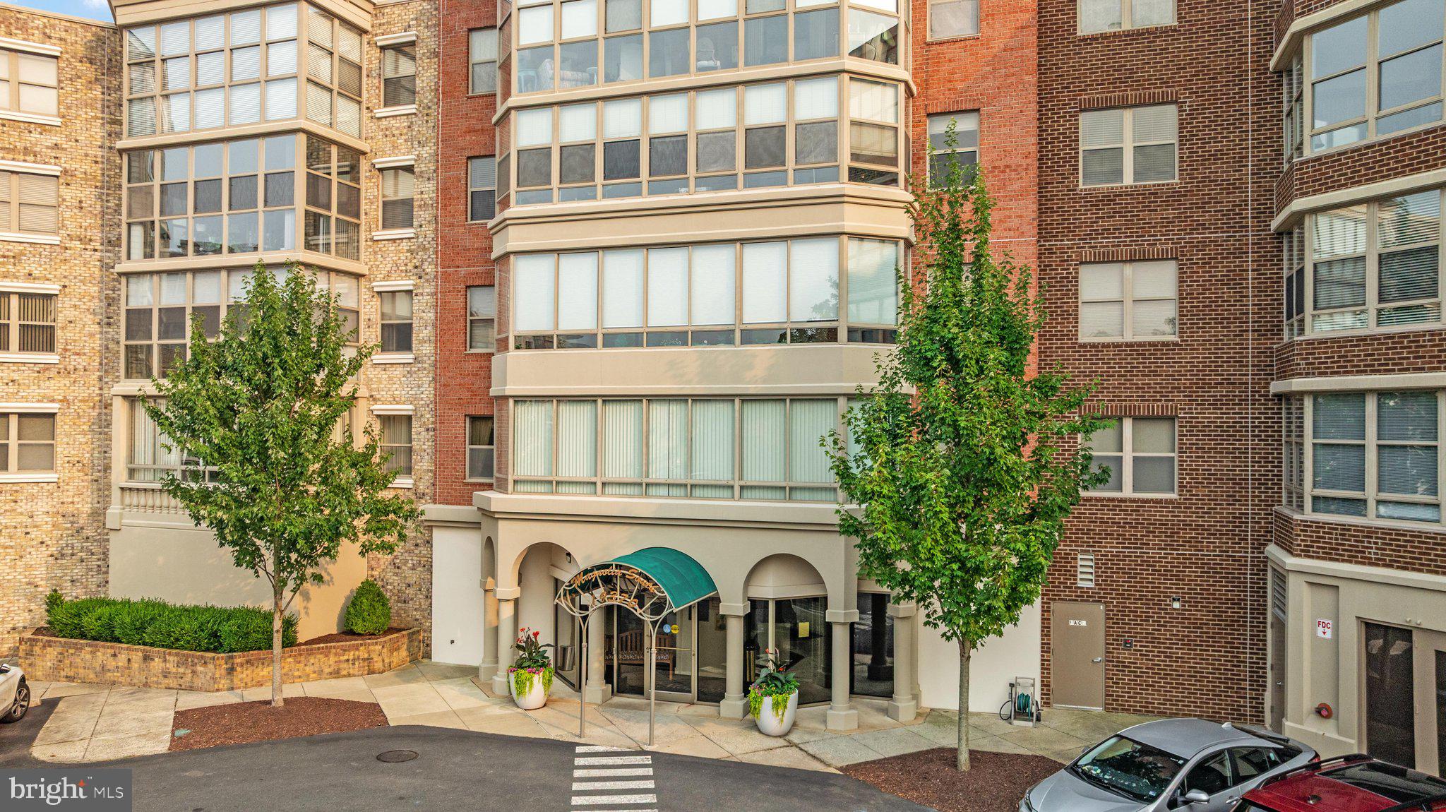 LANSDOWNE WOODS - Residential