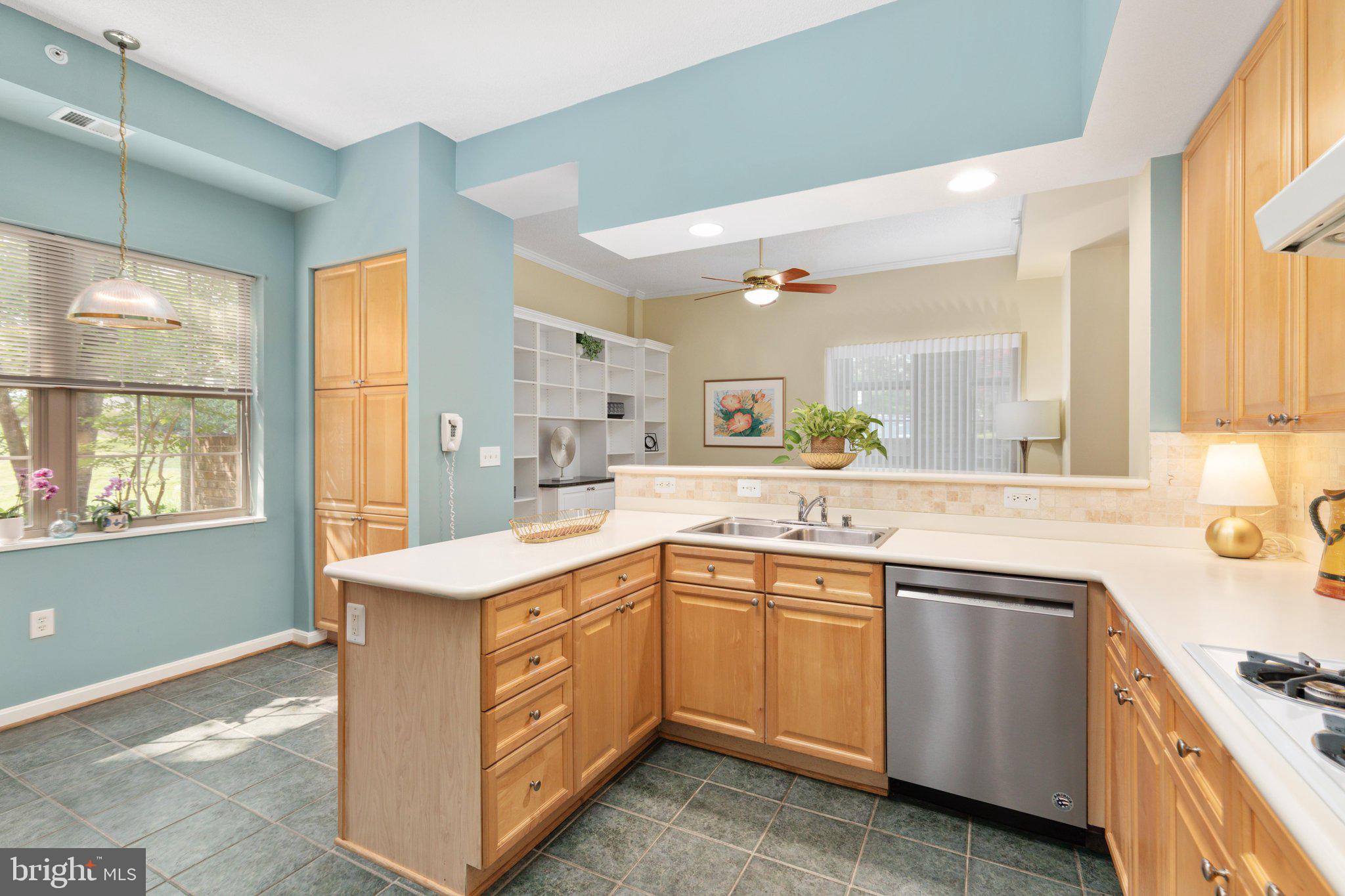 LANSDOWNE WOODS - Residential