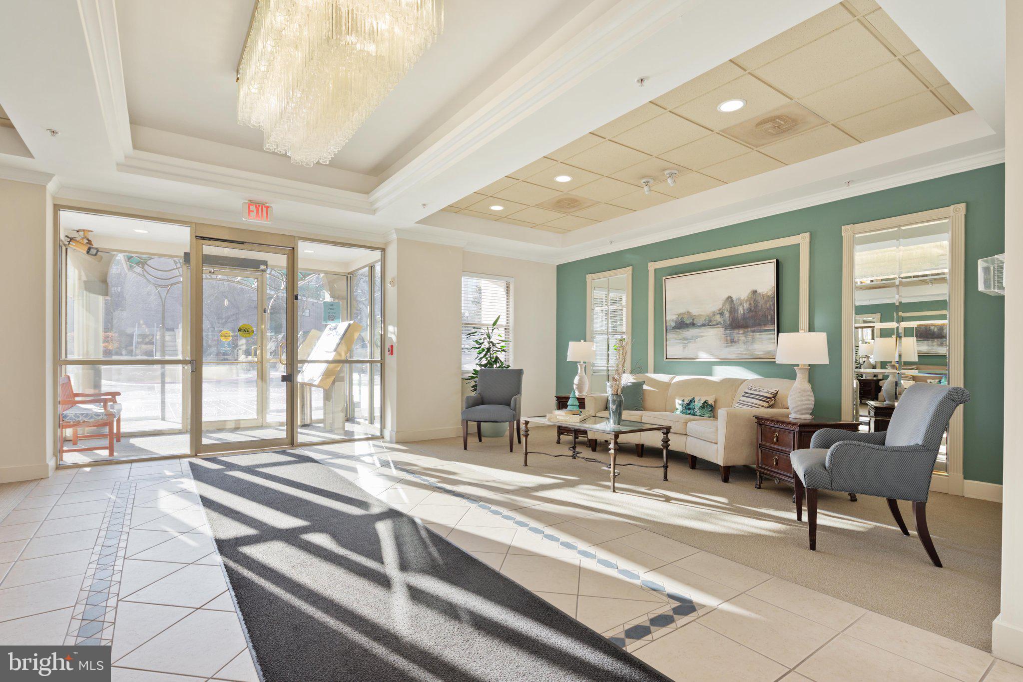 LANSDOWNE WOODS - Residential