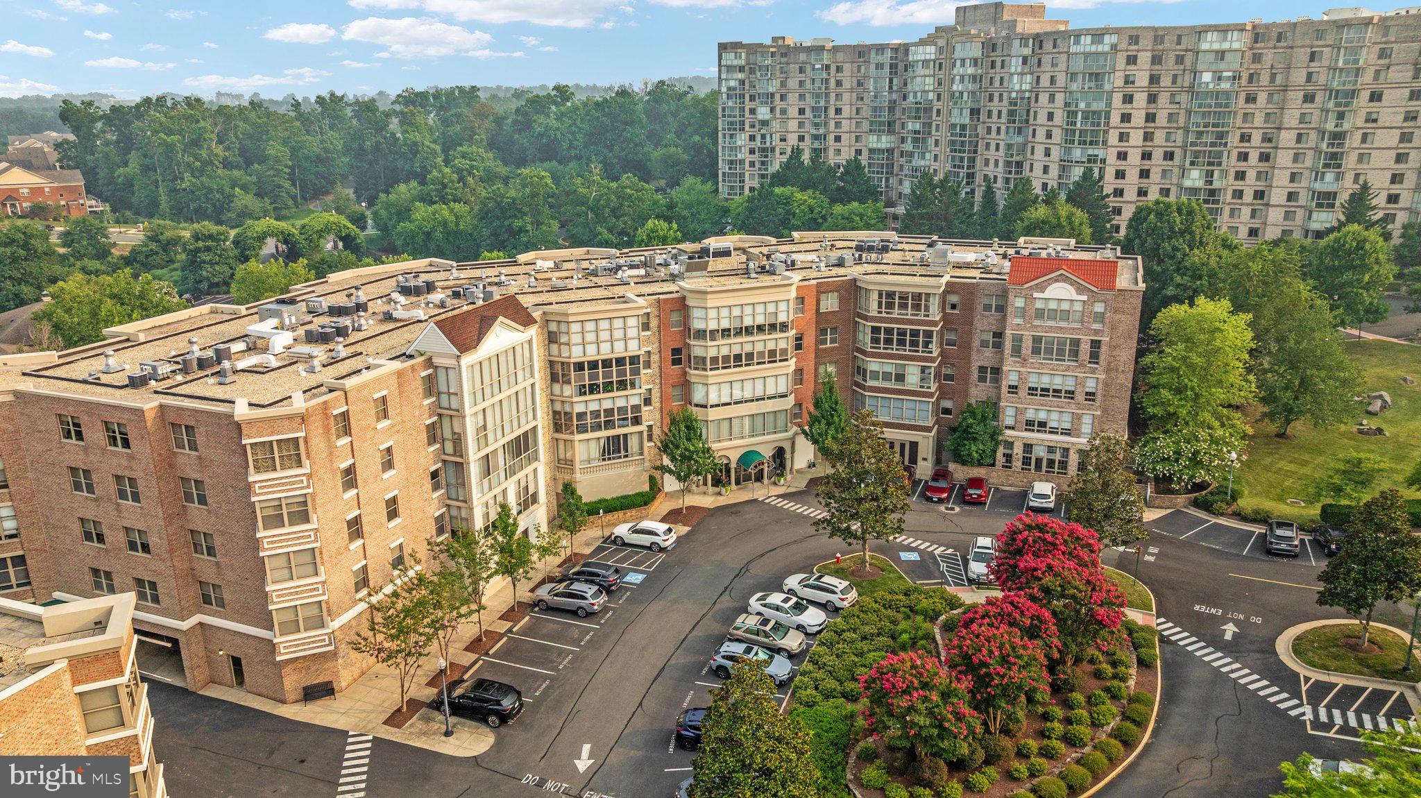 LANSDOWNE WOODS - Residential