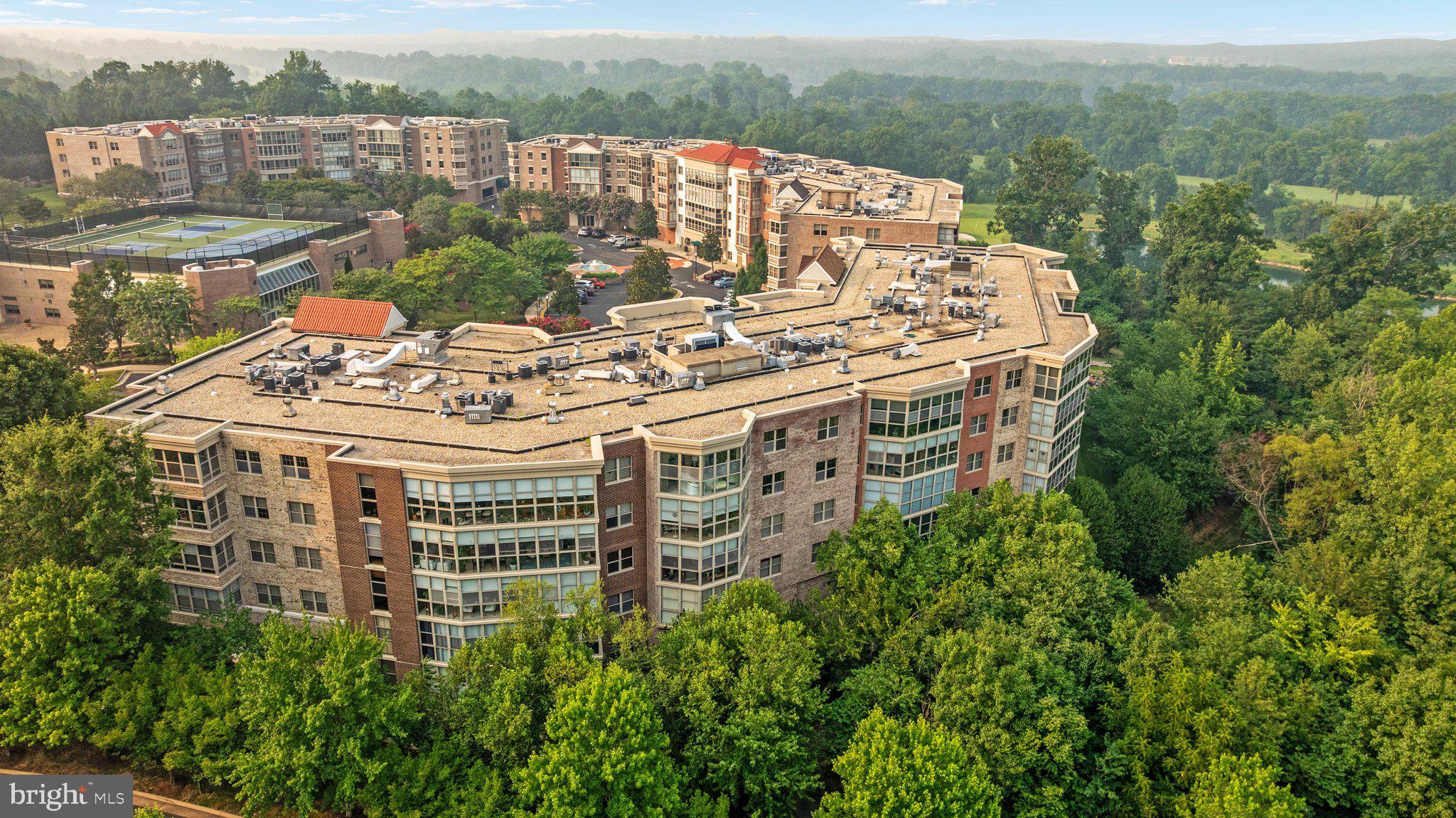 LANSDOWNE WOODS - Residential