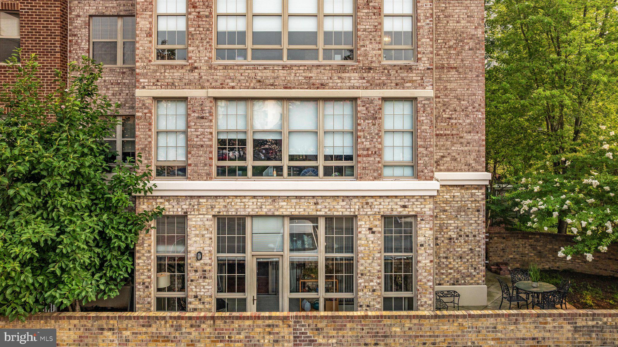 LANSDOWNE WOODS - Residential