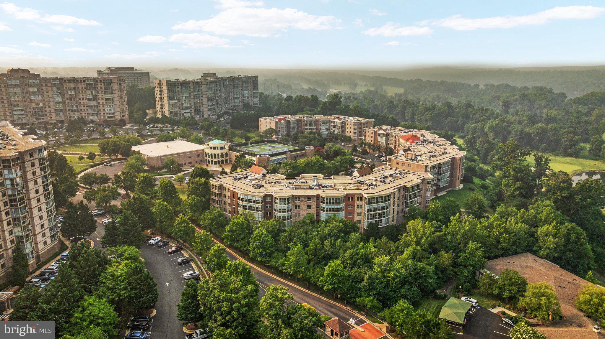 LANSDOWNE WOODS - Residential