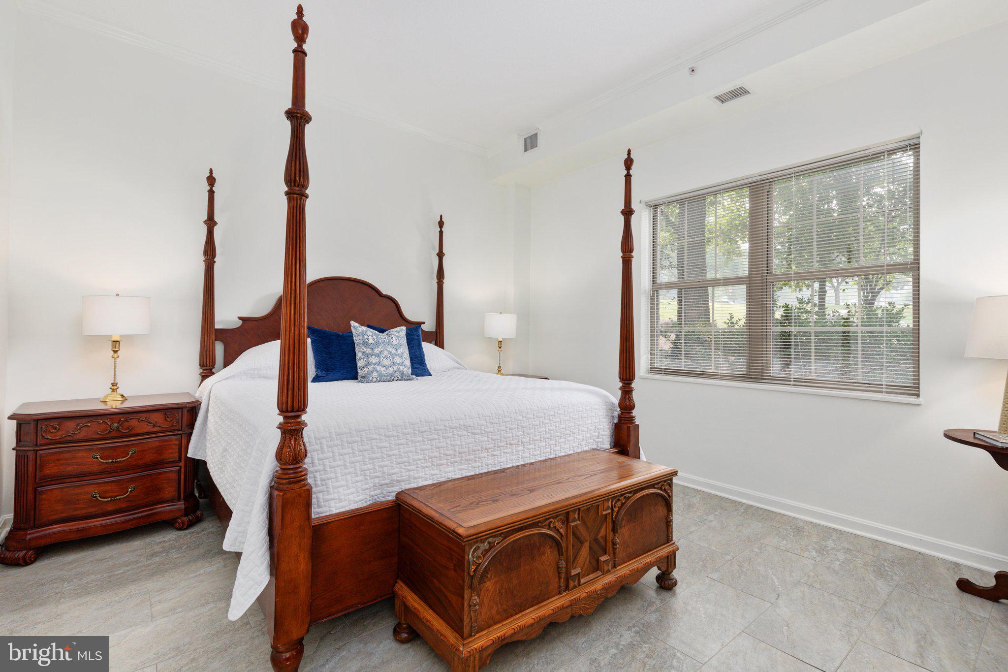 LANSDOWNE WOODS - Residential