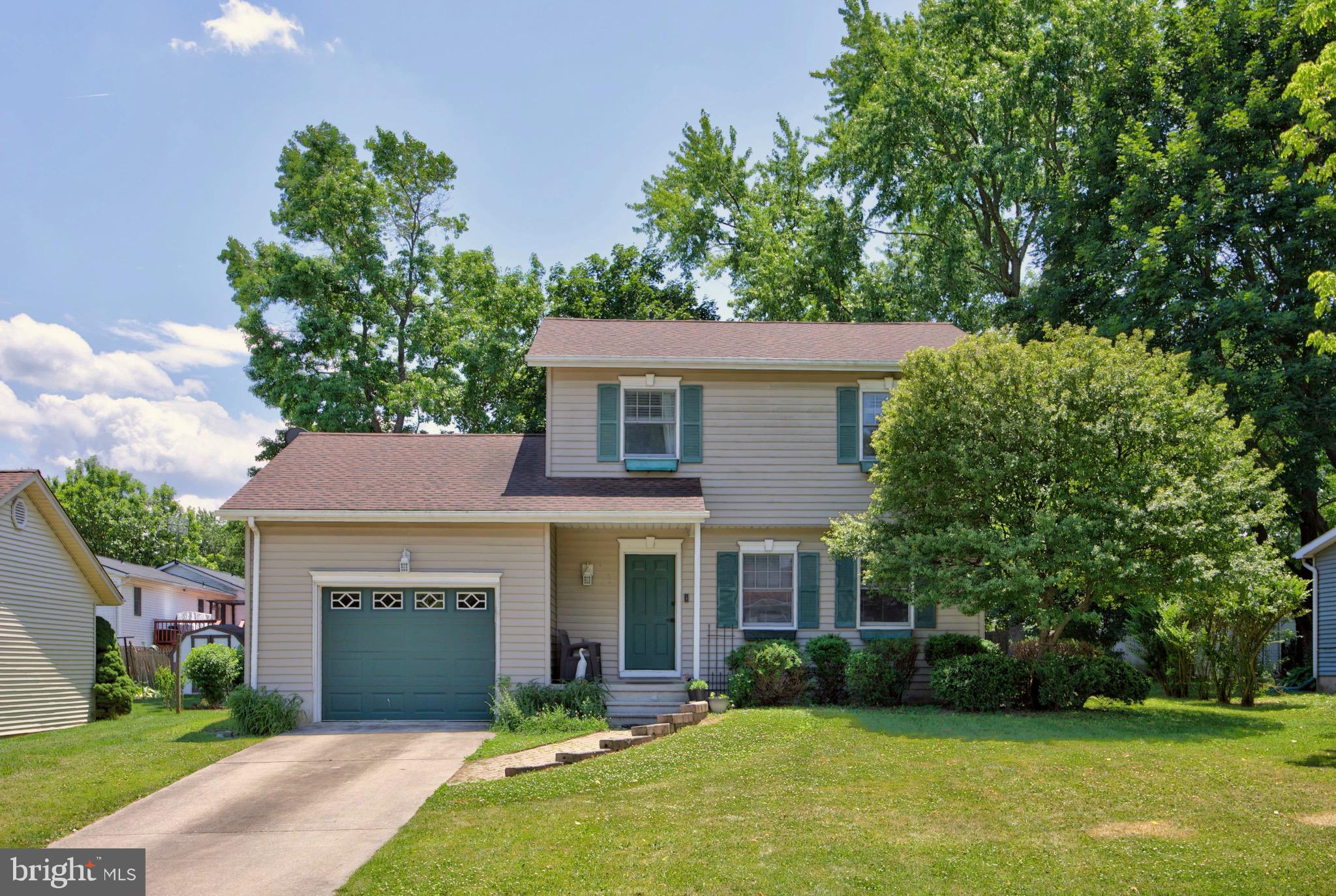 Welcome to 49 E Lakeview Dr, Littlestown, PA! This well-maintained home offers 3 bedrooms and 2 full bathrooms in a convenient location close to everything Littlestown has to offer. Inside, you'll find a comfortable layout designed for everyday living, with ample space for family, guests, or a home office. The property is ideally situated just minutes from the Littlestown Community Park, providing easy access to outdoor recreation, walking trails, sports fields, and community events. Commuters will appreciate the convenient access to Route 15 and Route 97, making travel to Westminster, Gettysburg, Hanover, and surrounding areas a breeze. Whether you're a first-time homebuyer, looking to downsize, or searching for your next home, this property offers a wonderful combination of comfort, convenience, and location.