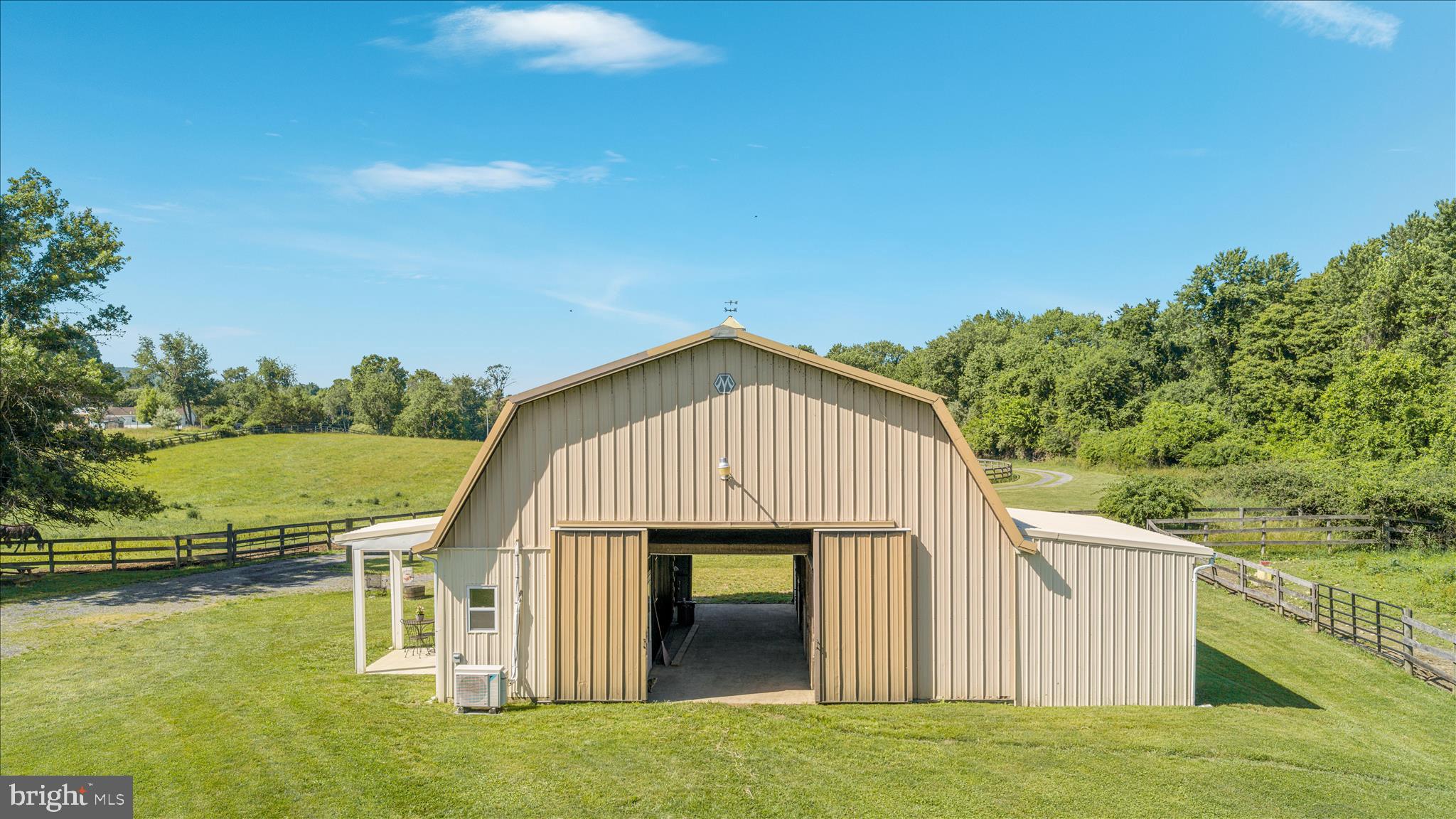 AVON BEND - Farm
