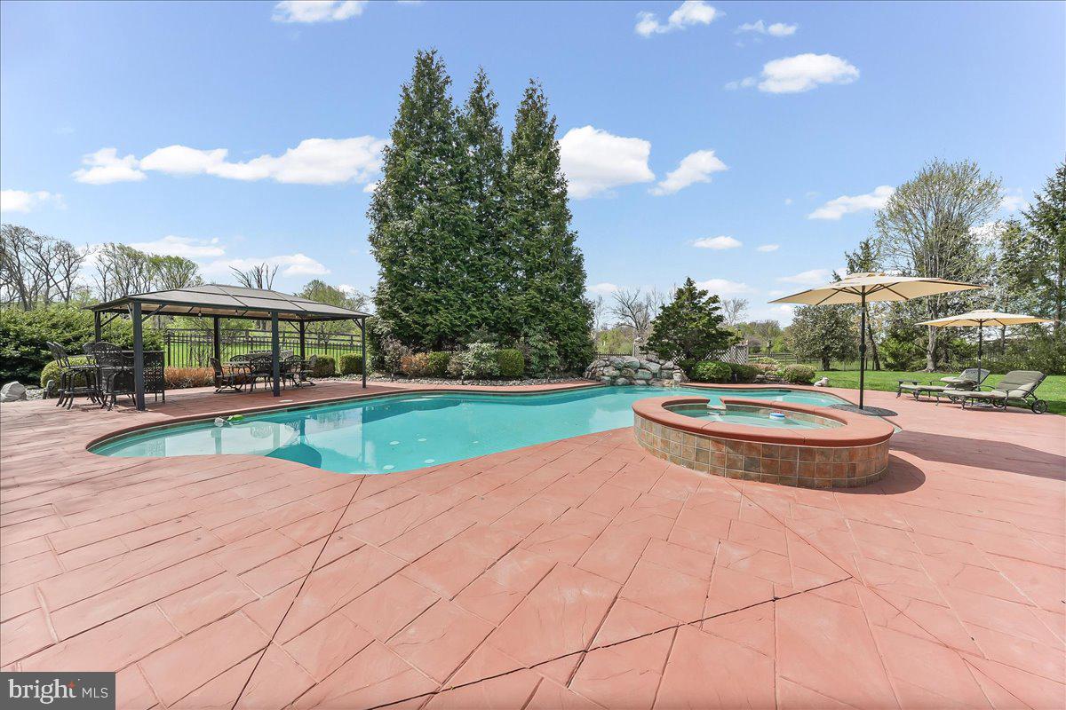 PICKERING GLEN - Residential