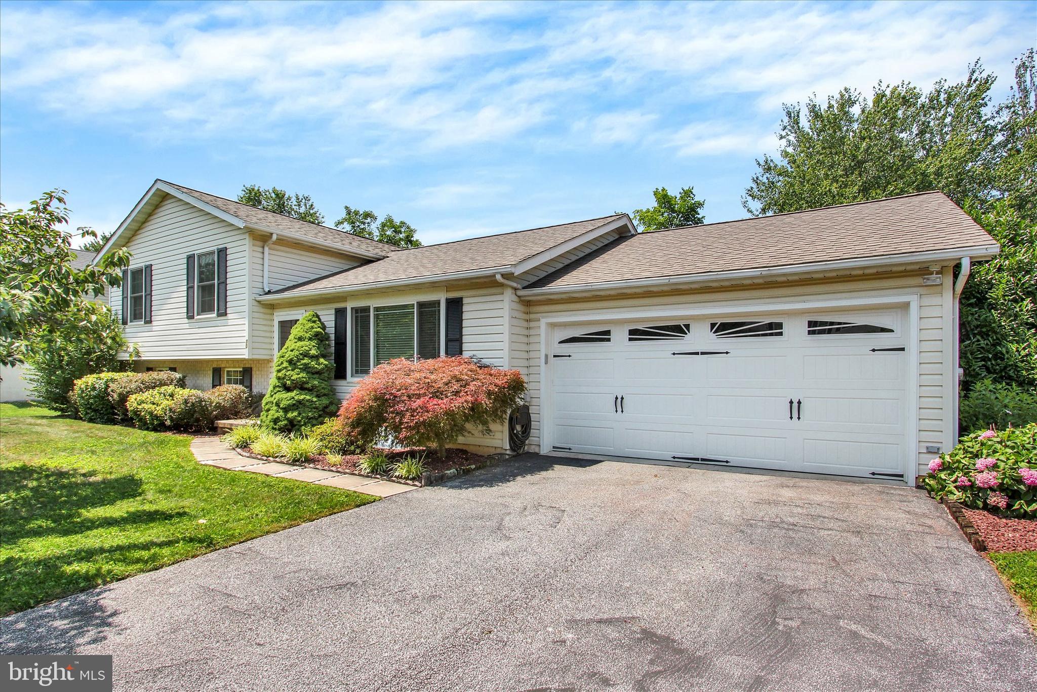 HALL ESTATES - Residential