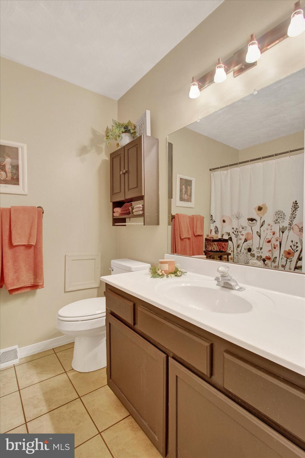 HALL ESTATES - Residential