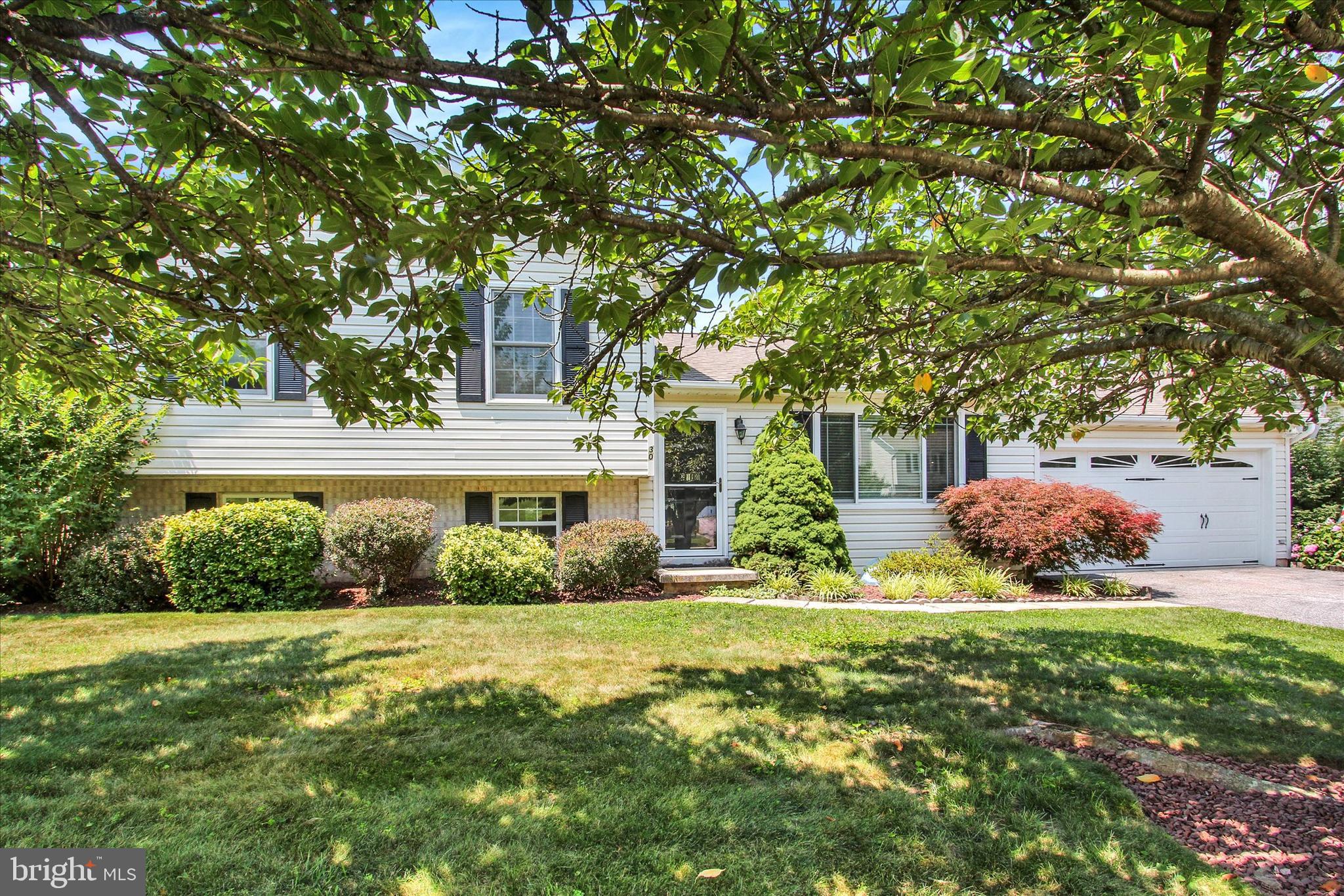 HALL ESTATES - Residential