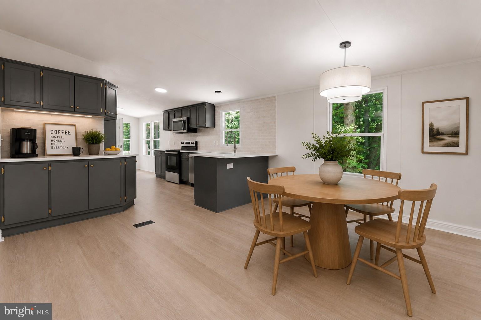 THE HOLMES ESTATES - Residential