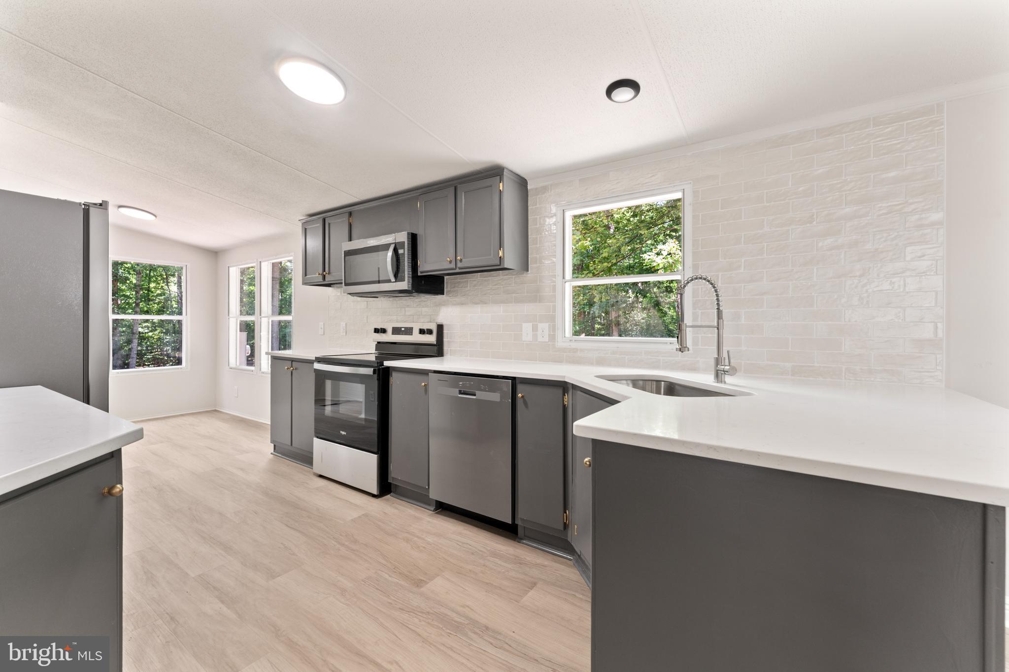 THE HOLMES ESTATES - Residential