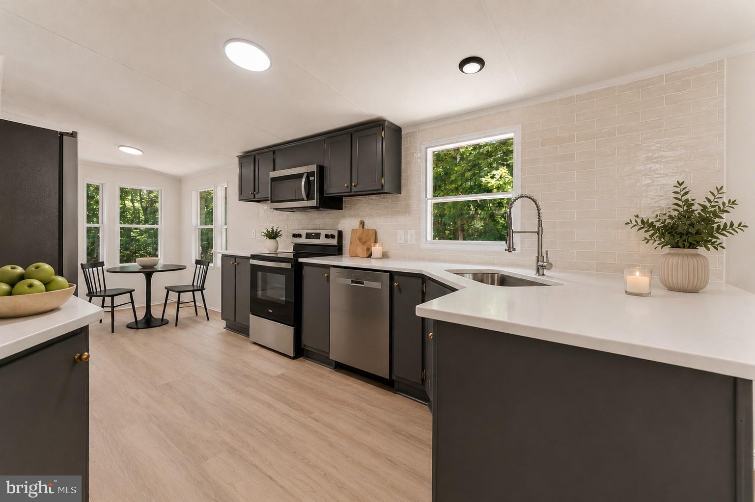 THE HOLMES ESTATES - Residential