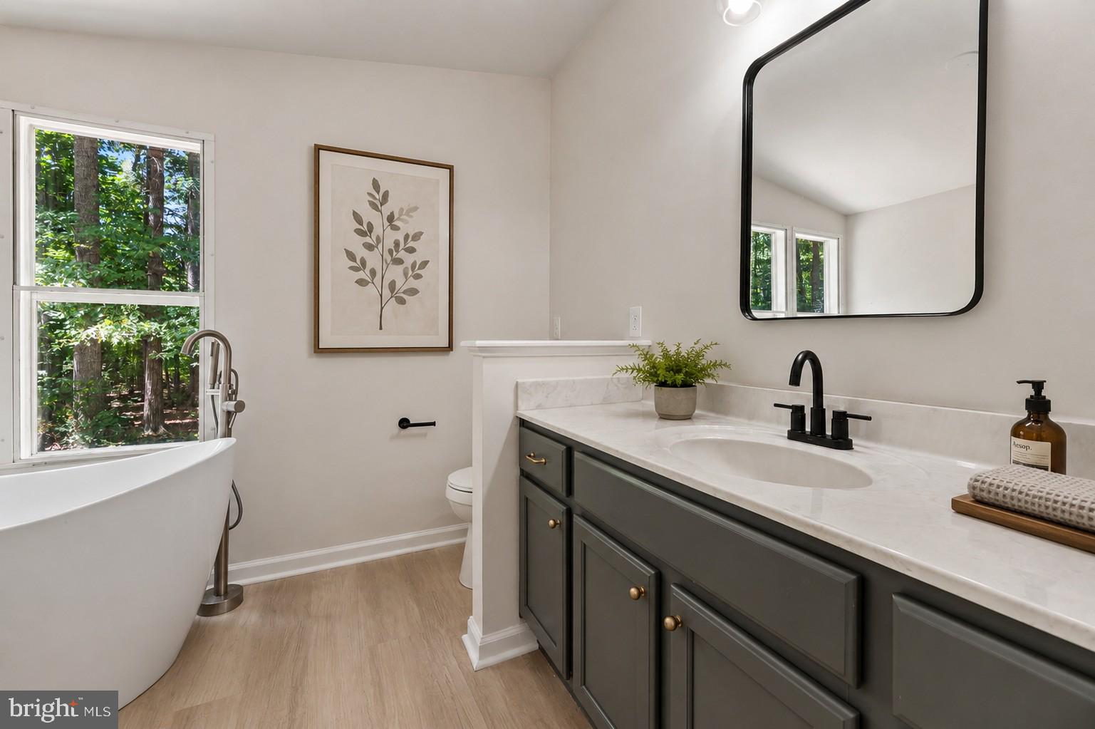 THE HOLMES ESTATES - Residential