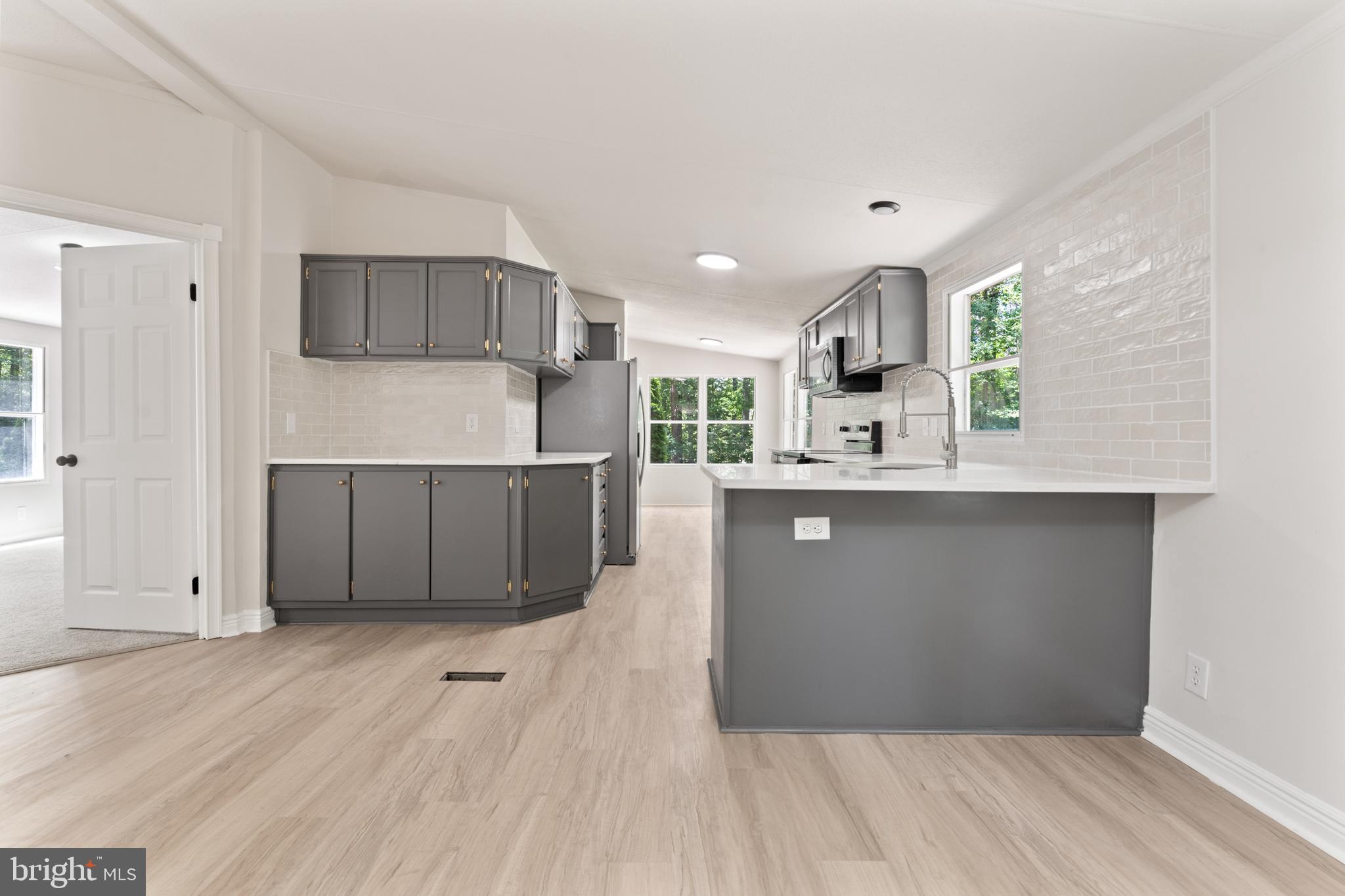 THE HOLMES ESTATES - Residential