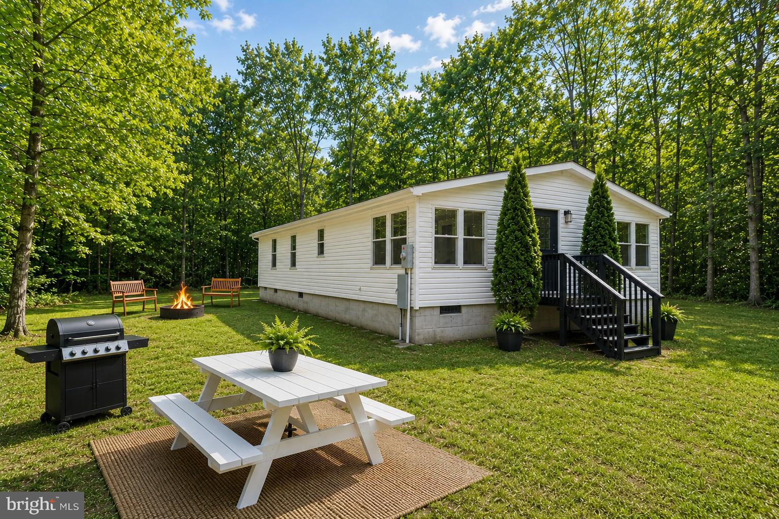 THE HOLMES ESTATES - Residential