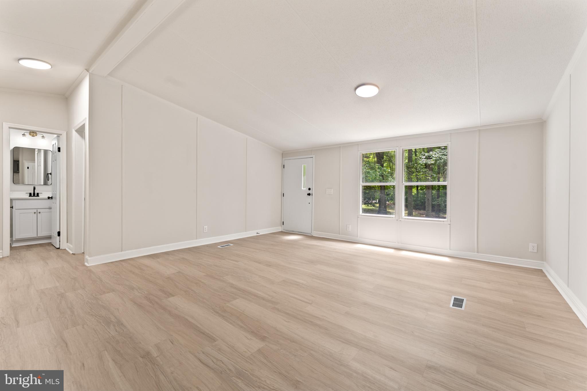 THE HOLMES ESTATES - Residential