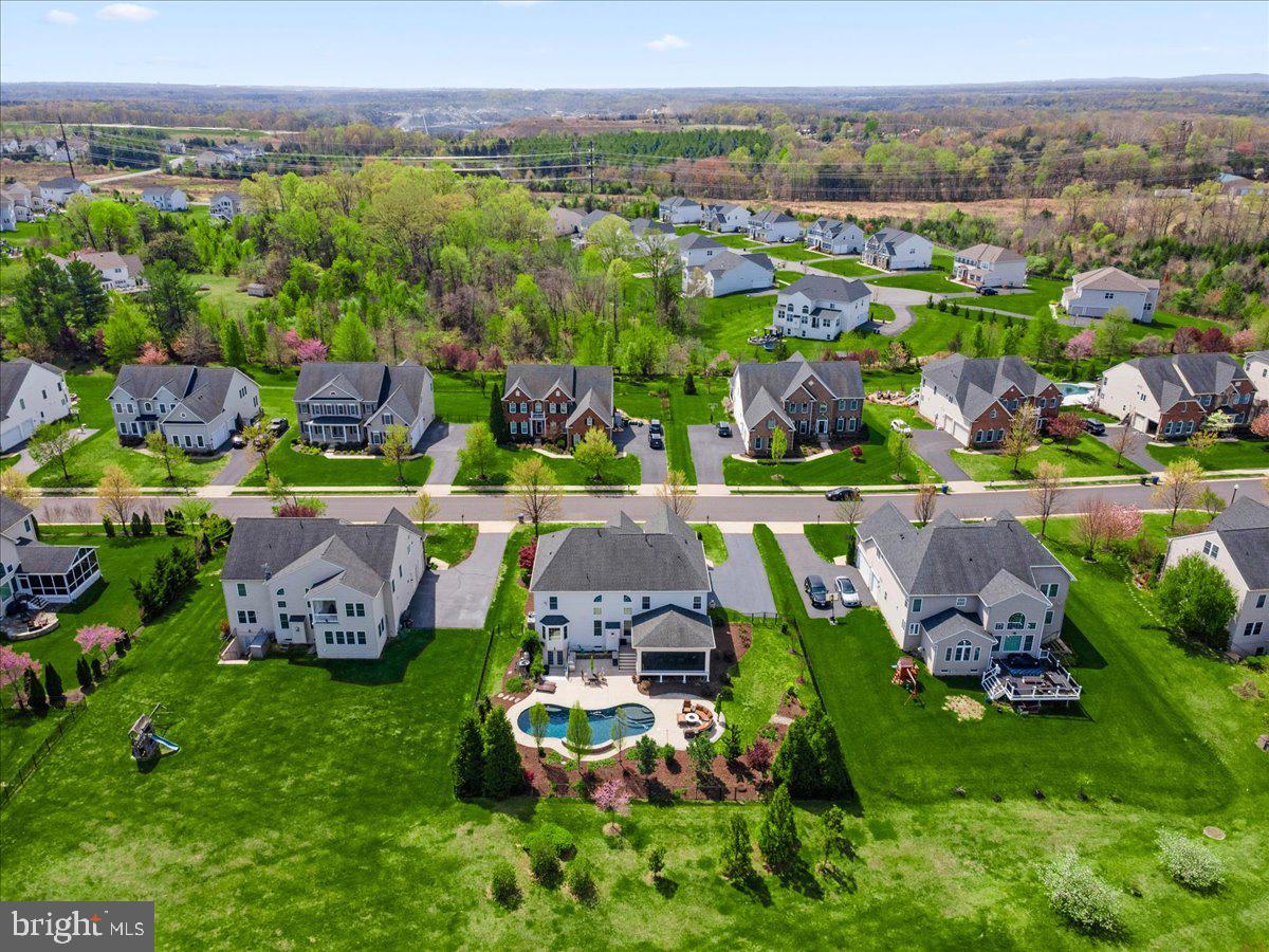 DAWSON'S CORNER - Residential
