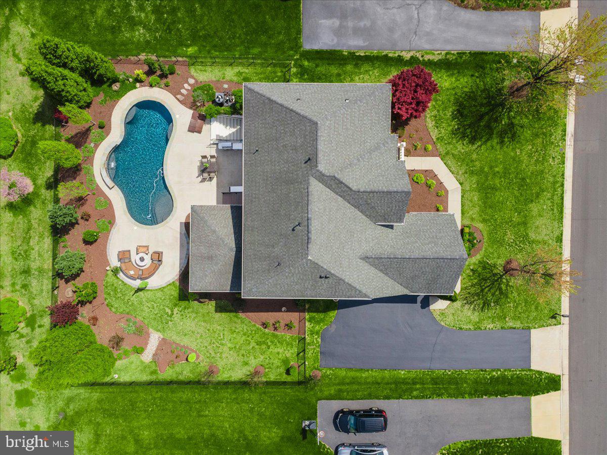 DAWSON'S CORNER - Residential