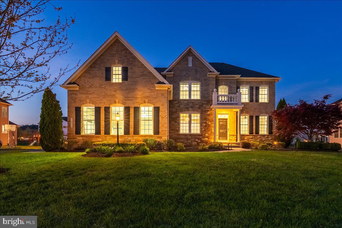DAWSON'S CORNER - Residential