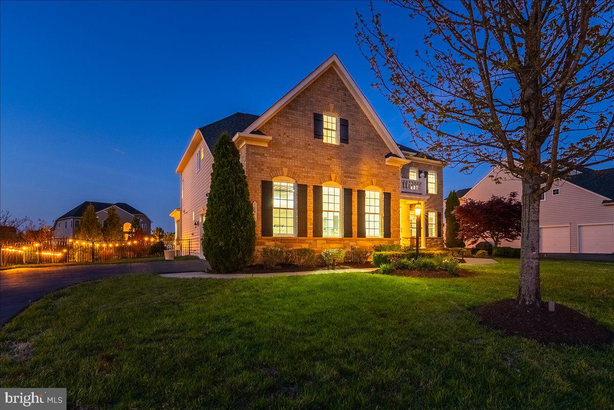 DAWSON'S CORNER - Residential