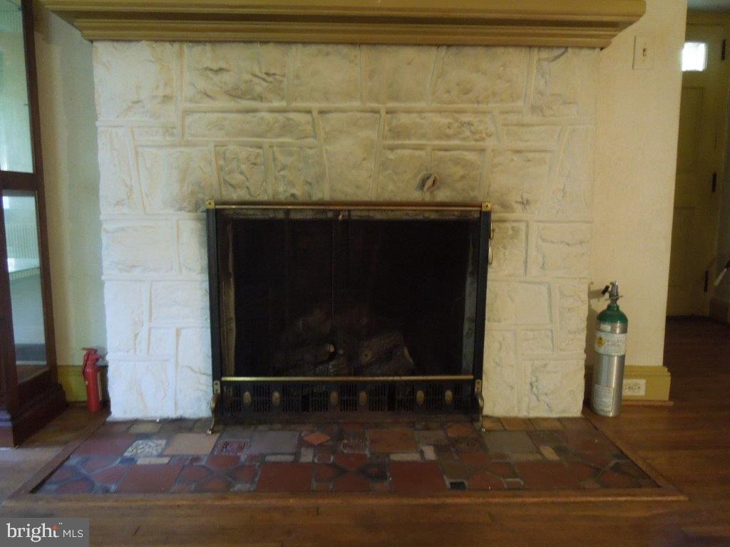 ELMWOOD - Residential