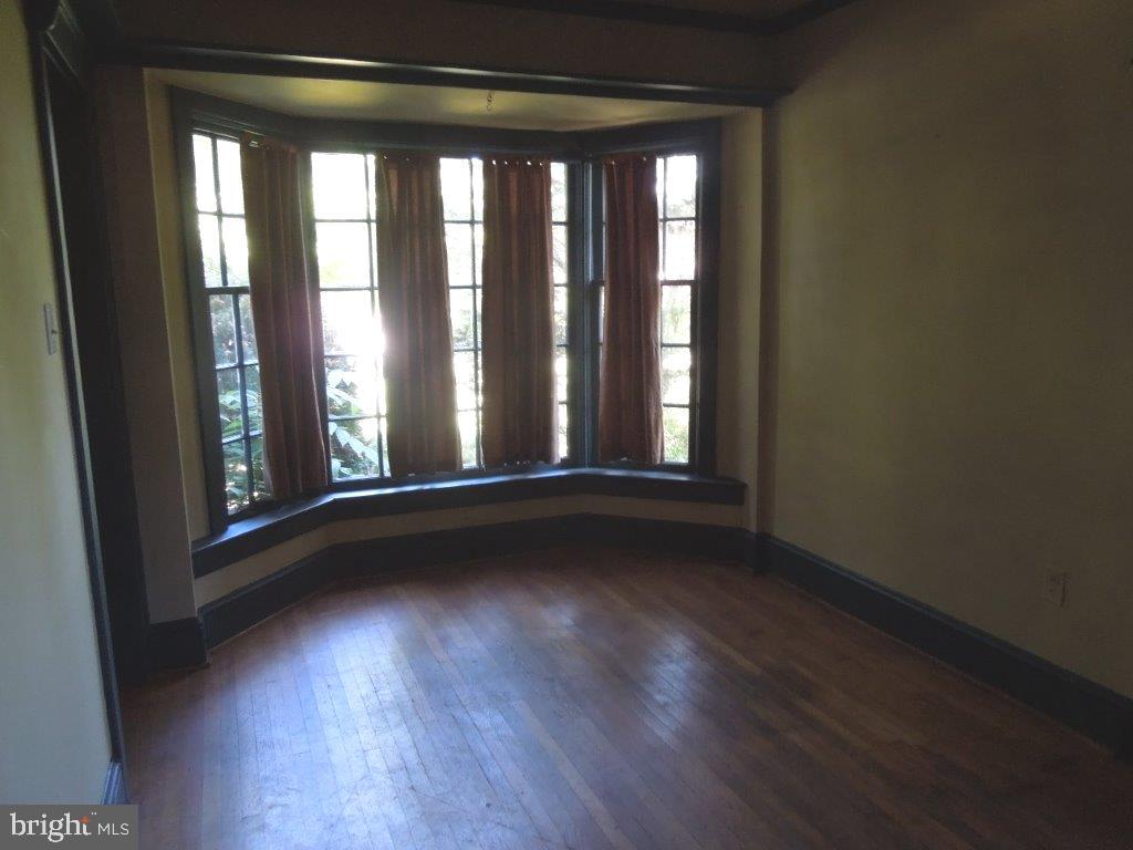 ELMWOOD - Residential