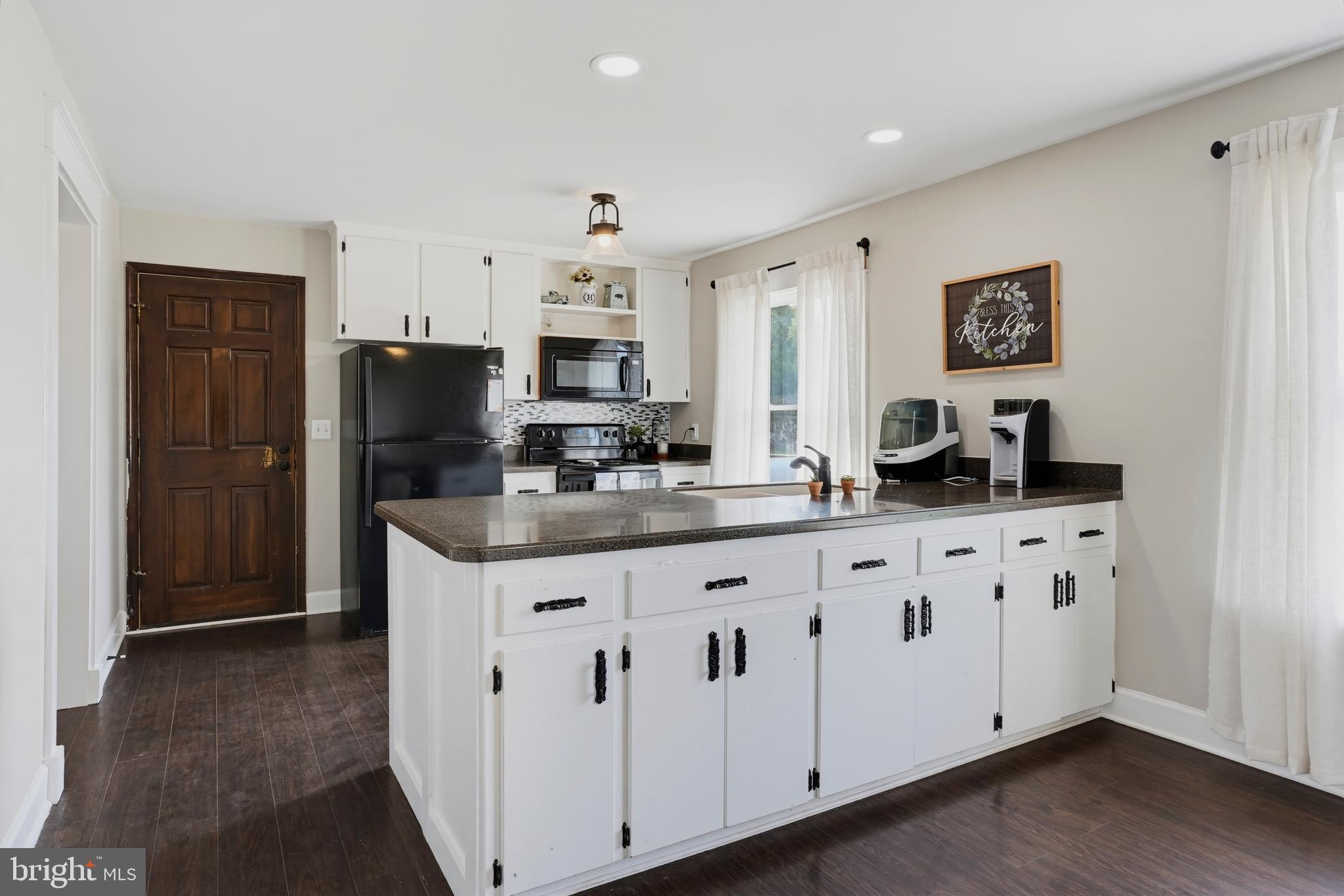 SCOTCH POINT - Residential