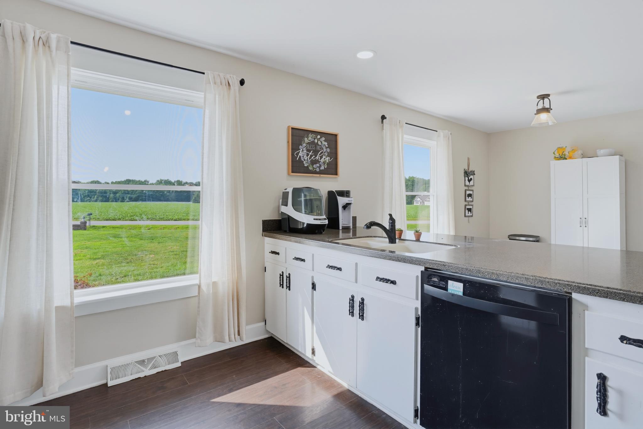 SCOTCH POINT - Residential