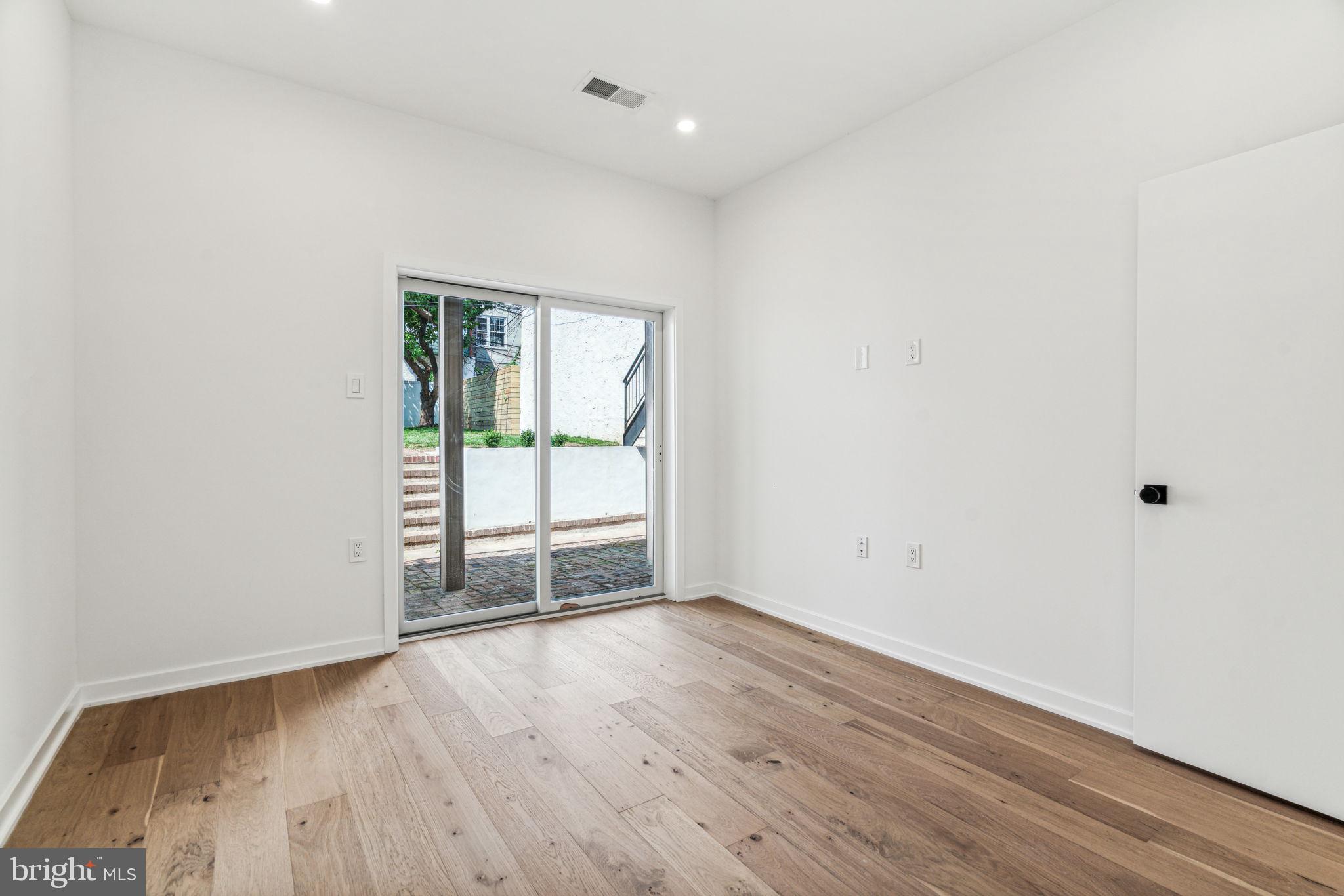FAIRMOUNT - Residential