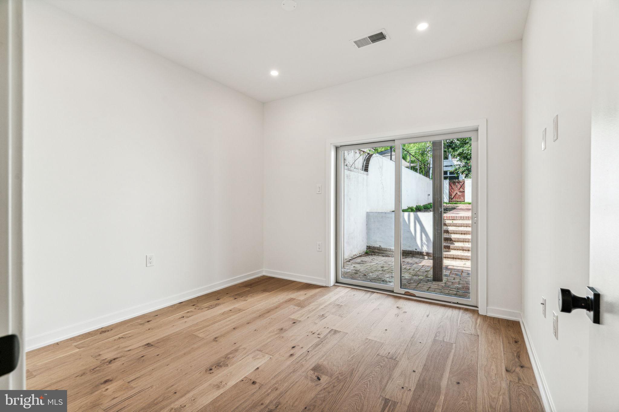 FAIRMOUNT - Residential